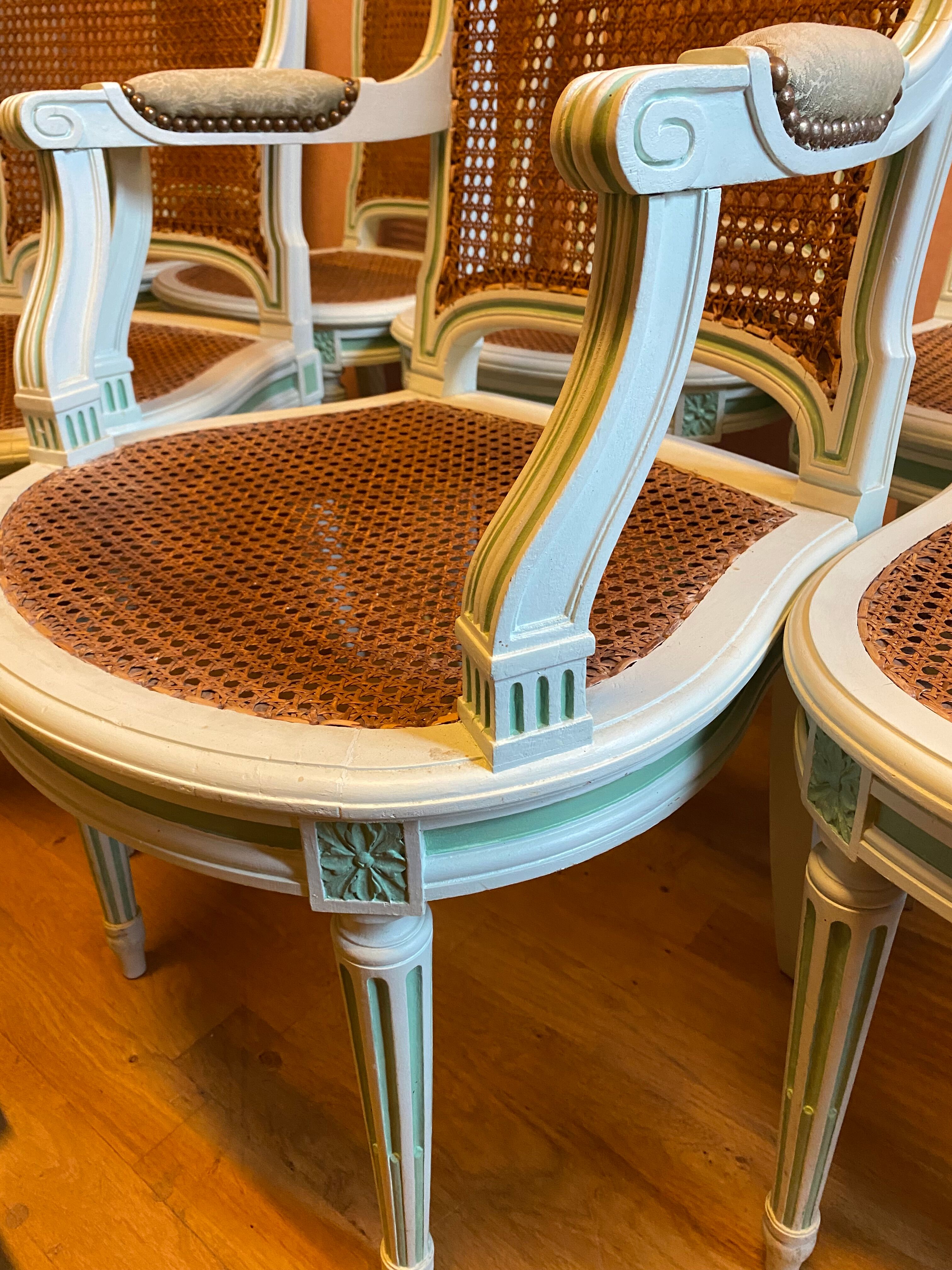 6 chaises 2 fauteuils en cannage, de style L.XVI , peint vert clair