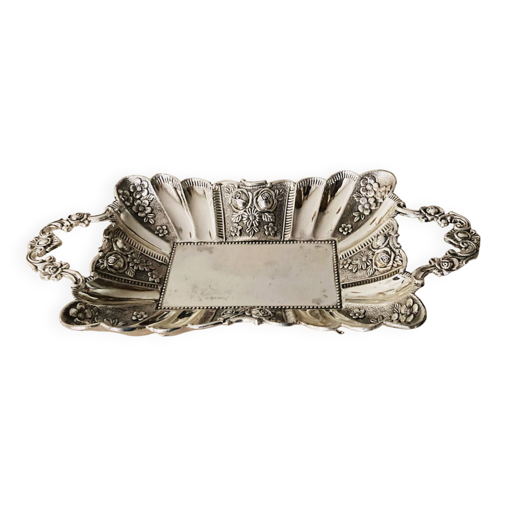 St Louis XV style letter tray, empty pocket, 20th century, in repoussé metal.