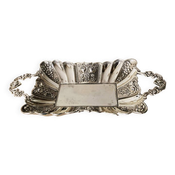 Plateau à lettres vide poche St Louis XV époque XXe en métal repoussé