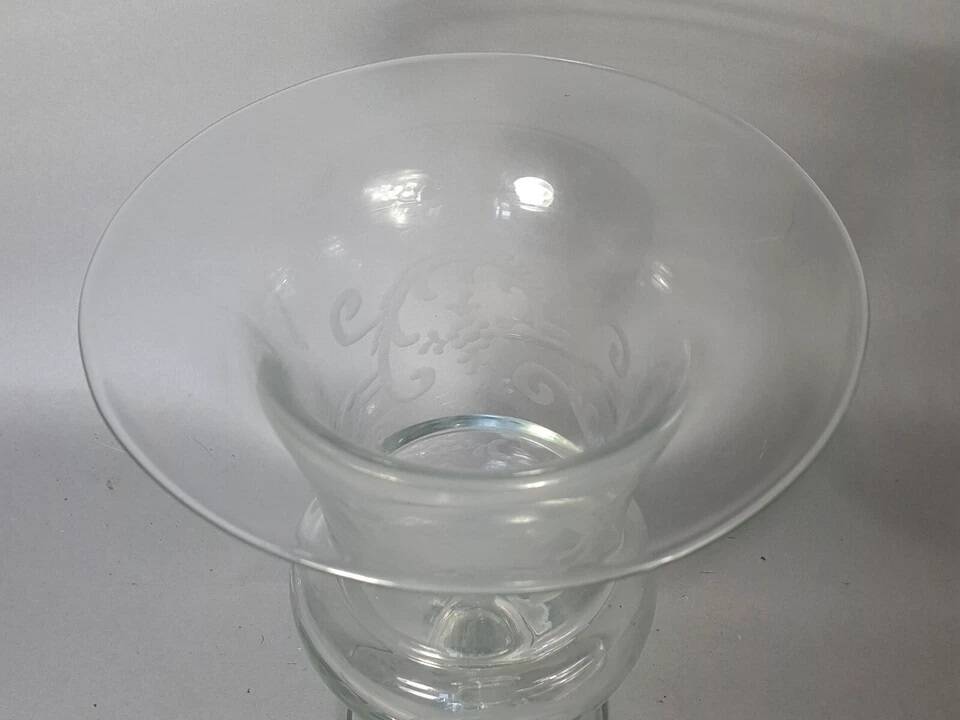 Pair of large antique Medici-shaped vases in engraved blown glass C412