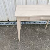 Farm table