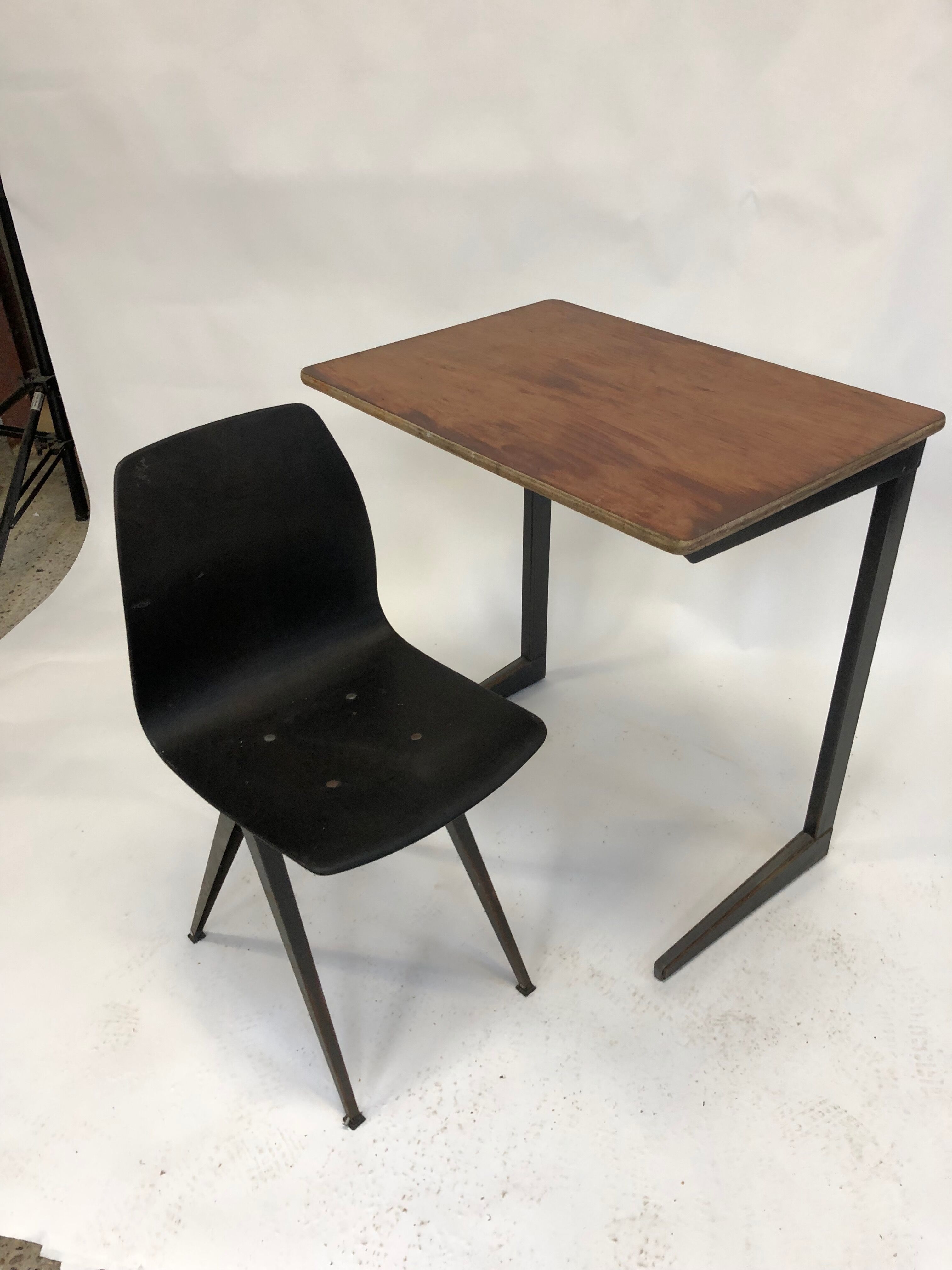 Vintage school Friso Kramer with Chair flesh compass work table