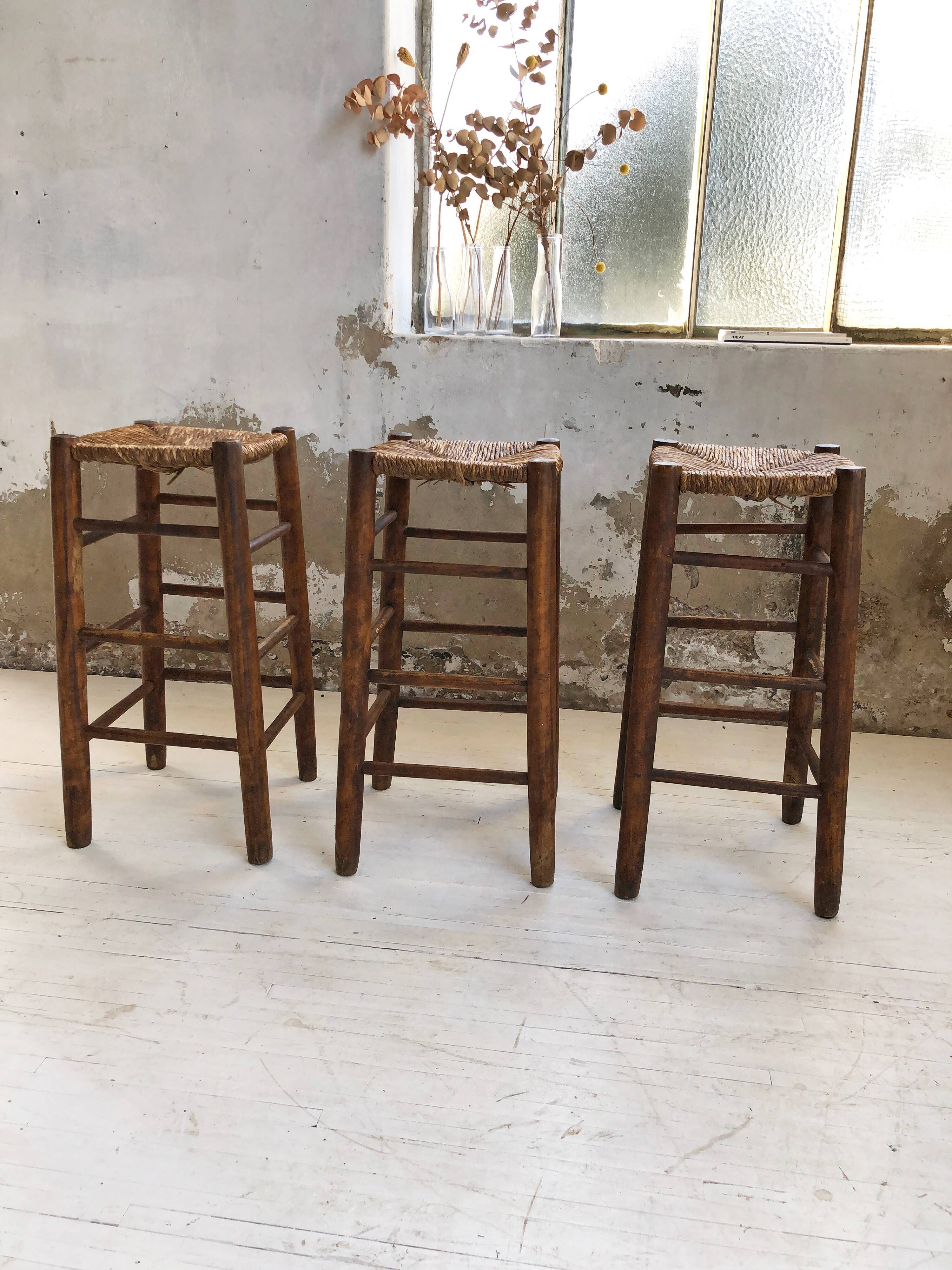 Set of 3 high straw stools
