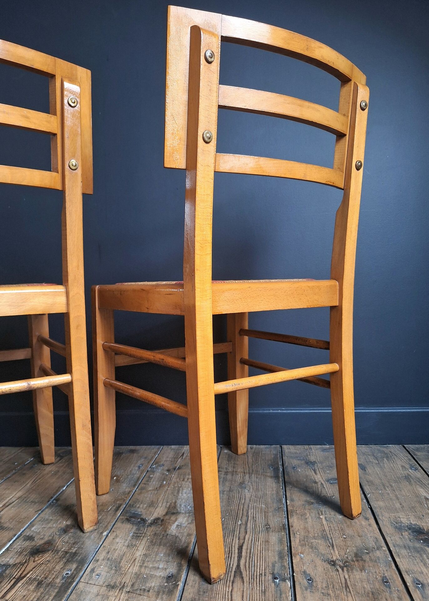 Paire de chaises design Pierre Cruège, meubles sièges anciens