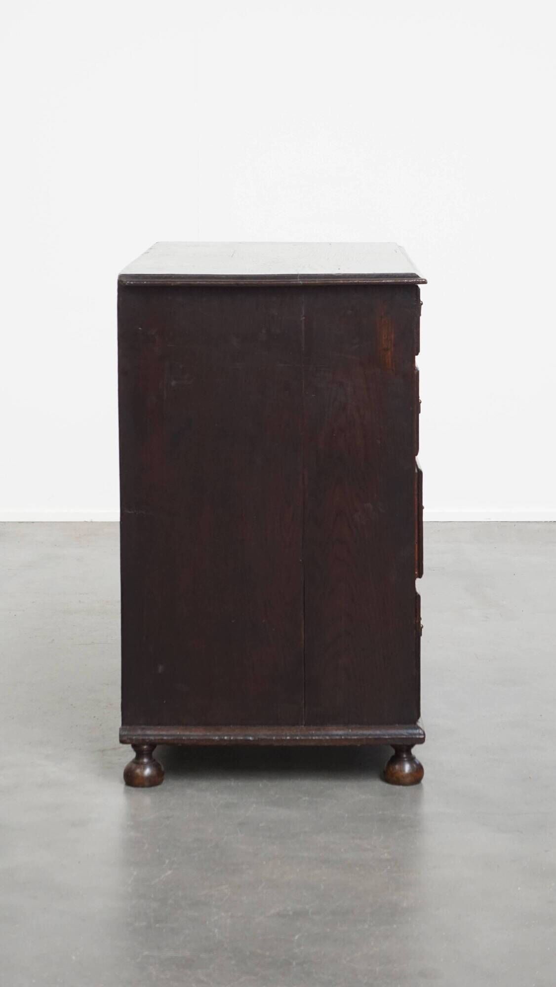 Antique 18th-Century English Oak Chest of Drawers / Commode with 5 Drawers