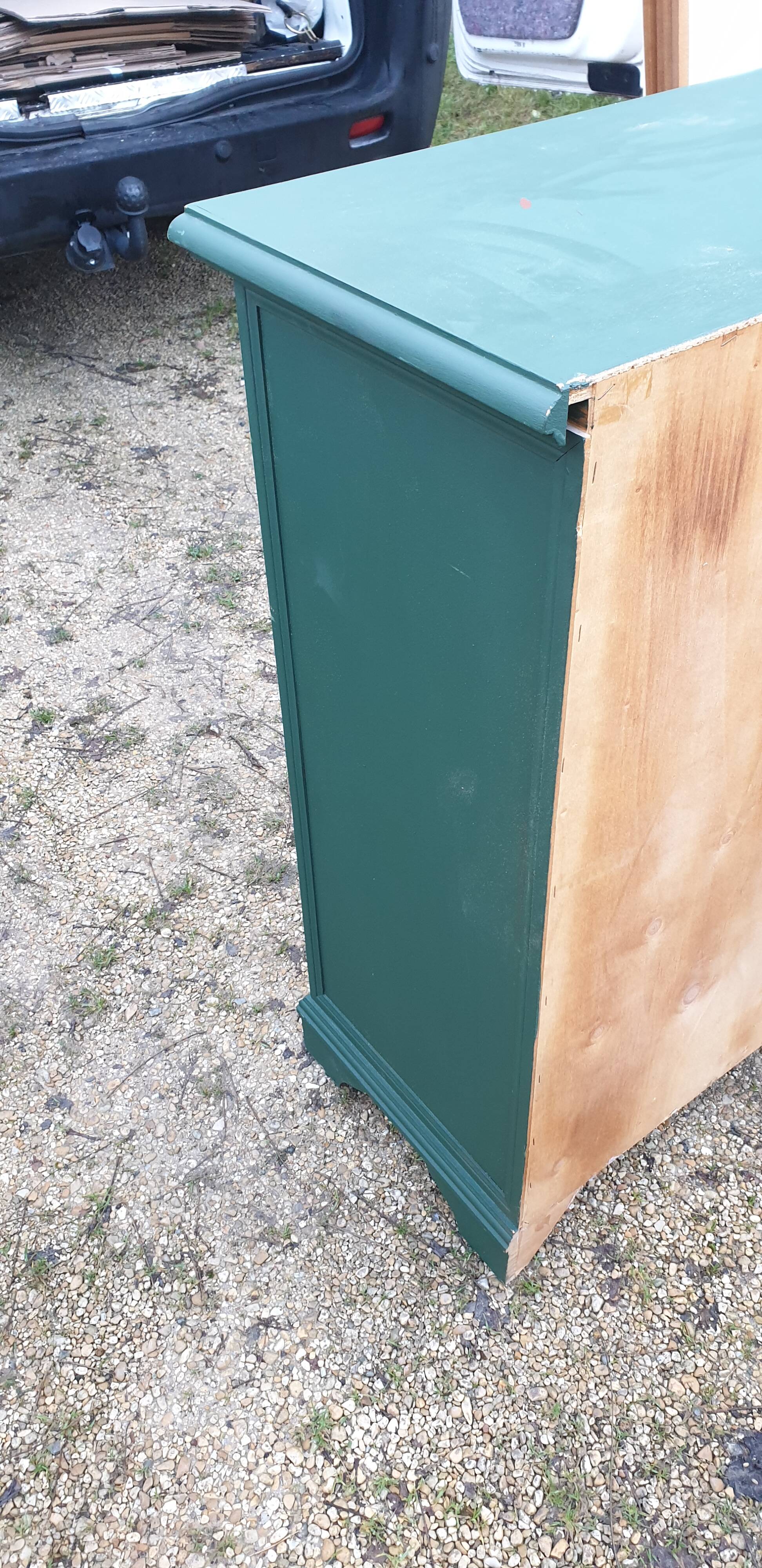 Contemporary 5-drawer chest of drawers