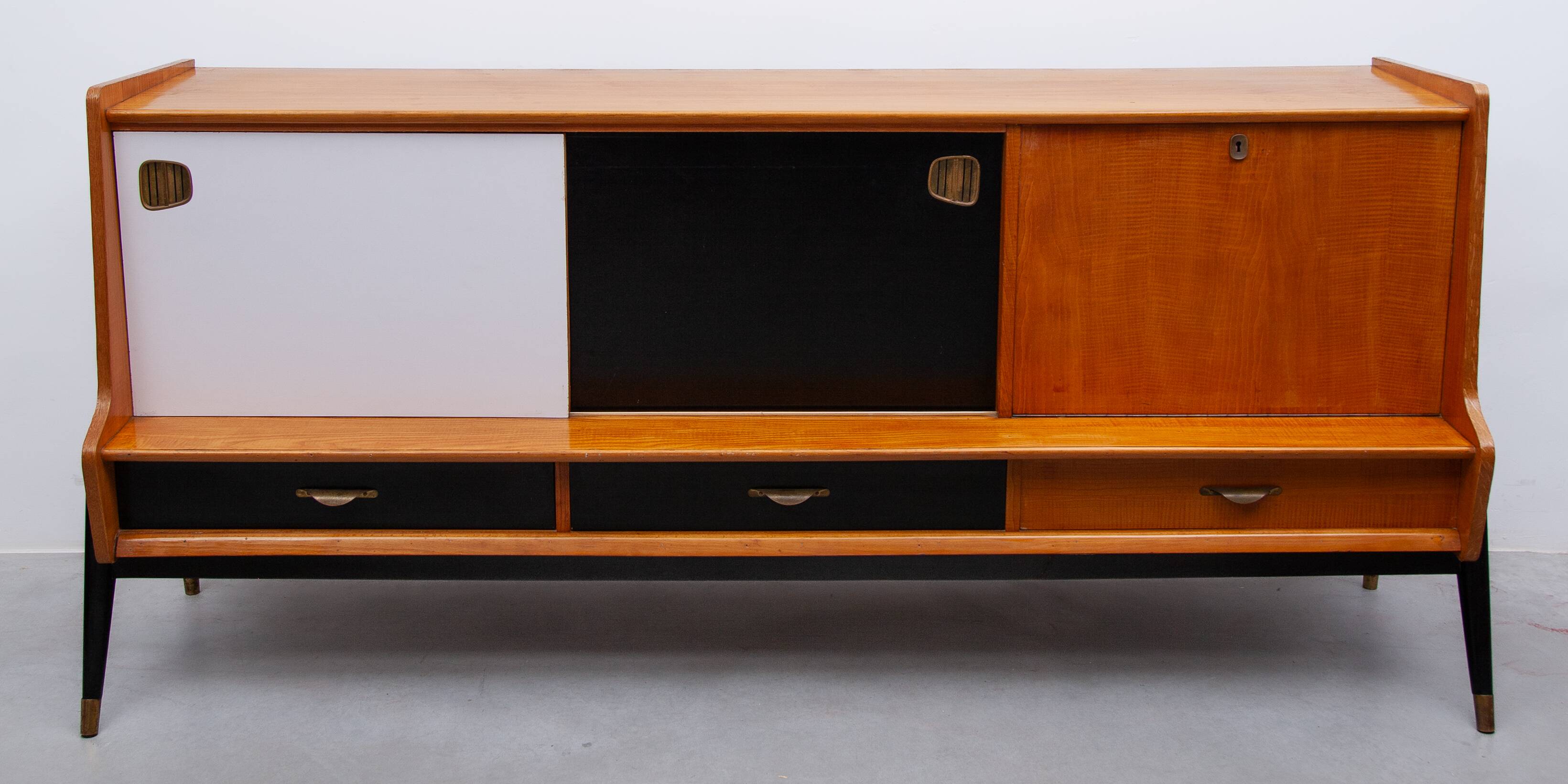 Oswald Vermaercke Sideboard with Black and White Sliding Doors, 1950s for V