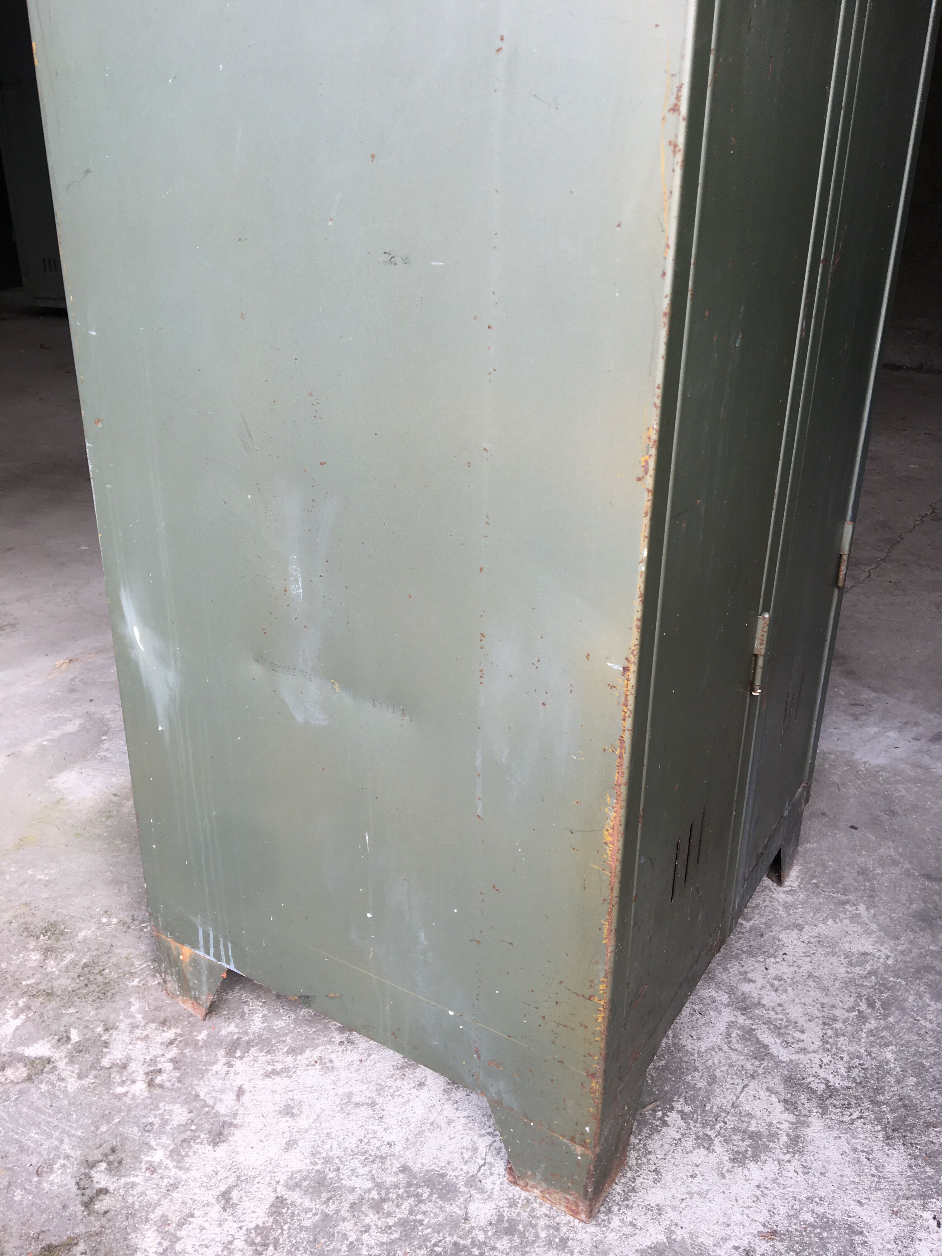 Industrial locker room