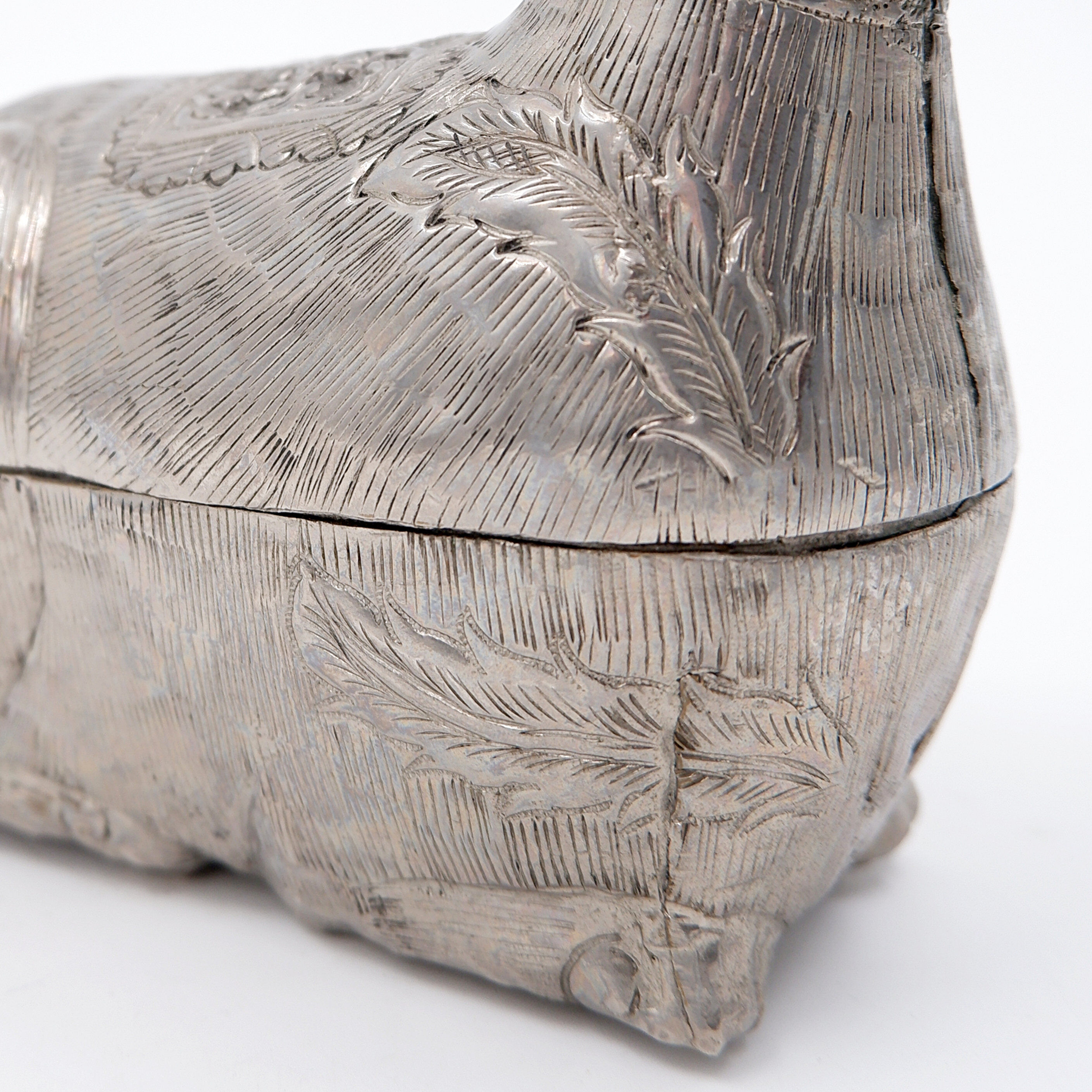 Boîte à bétel ancienne en métal argenté - Cambodge, première moitié du 20ème siècle