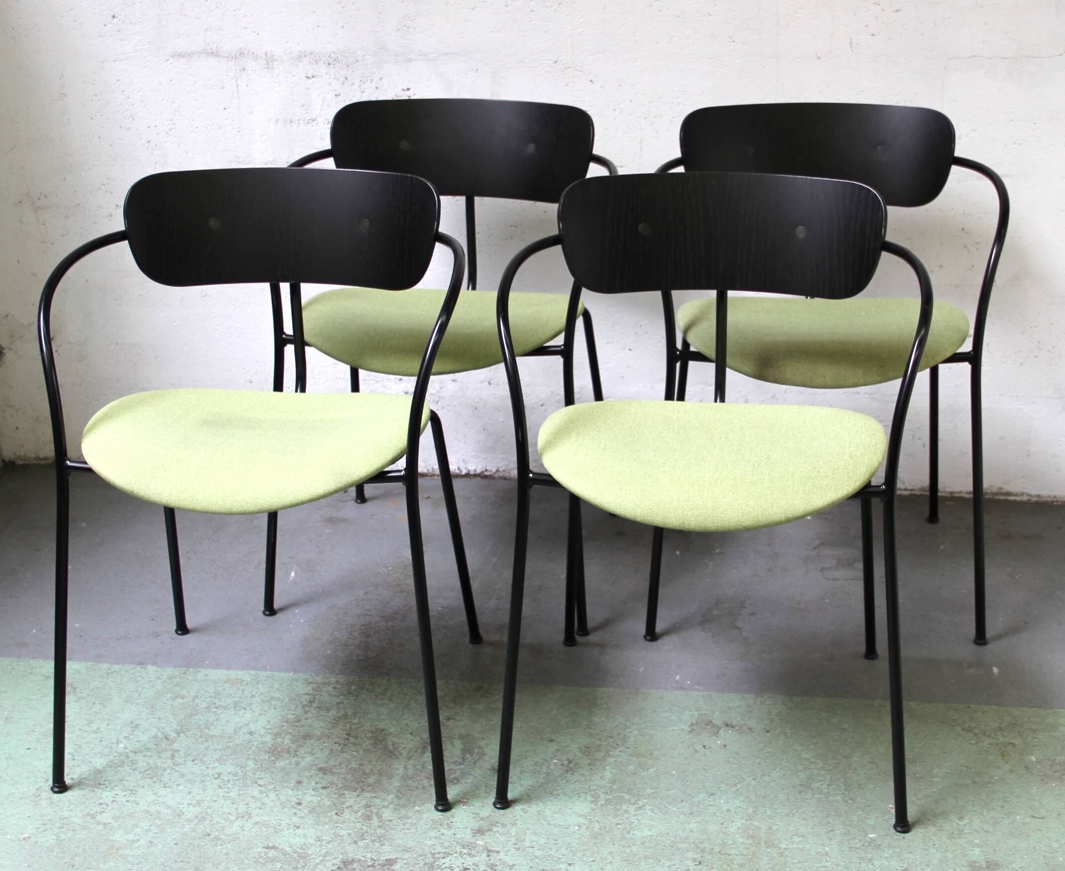 Pavilion AV4 chair, & Tradition