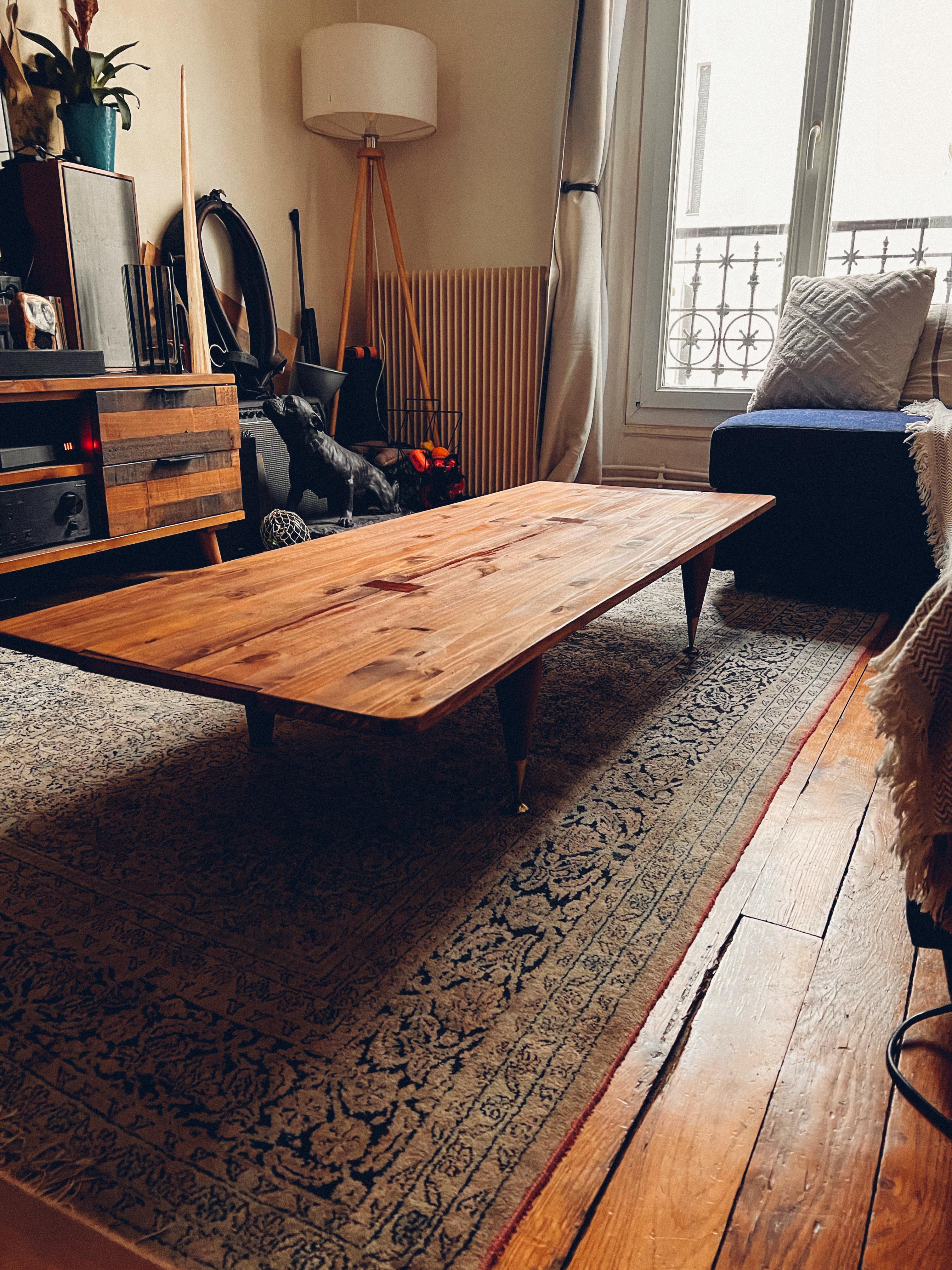 Coffee table in wood and brass