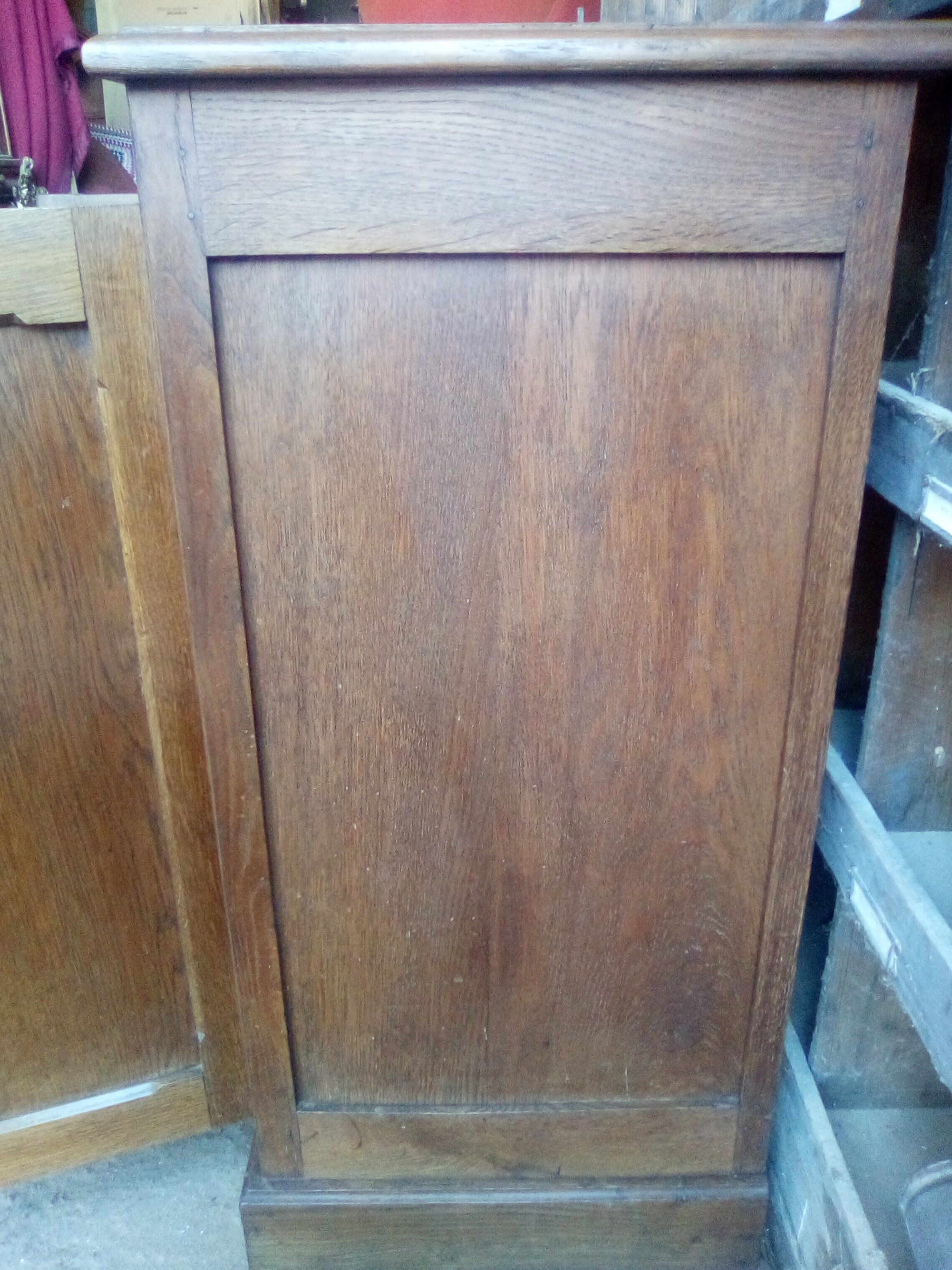 Parisian 2-door oak buffet