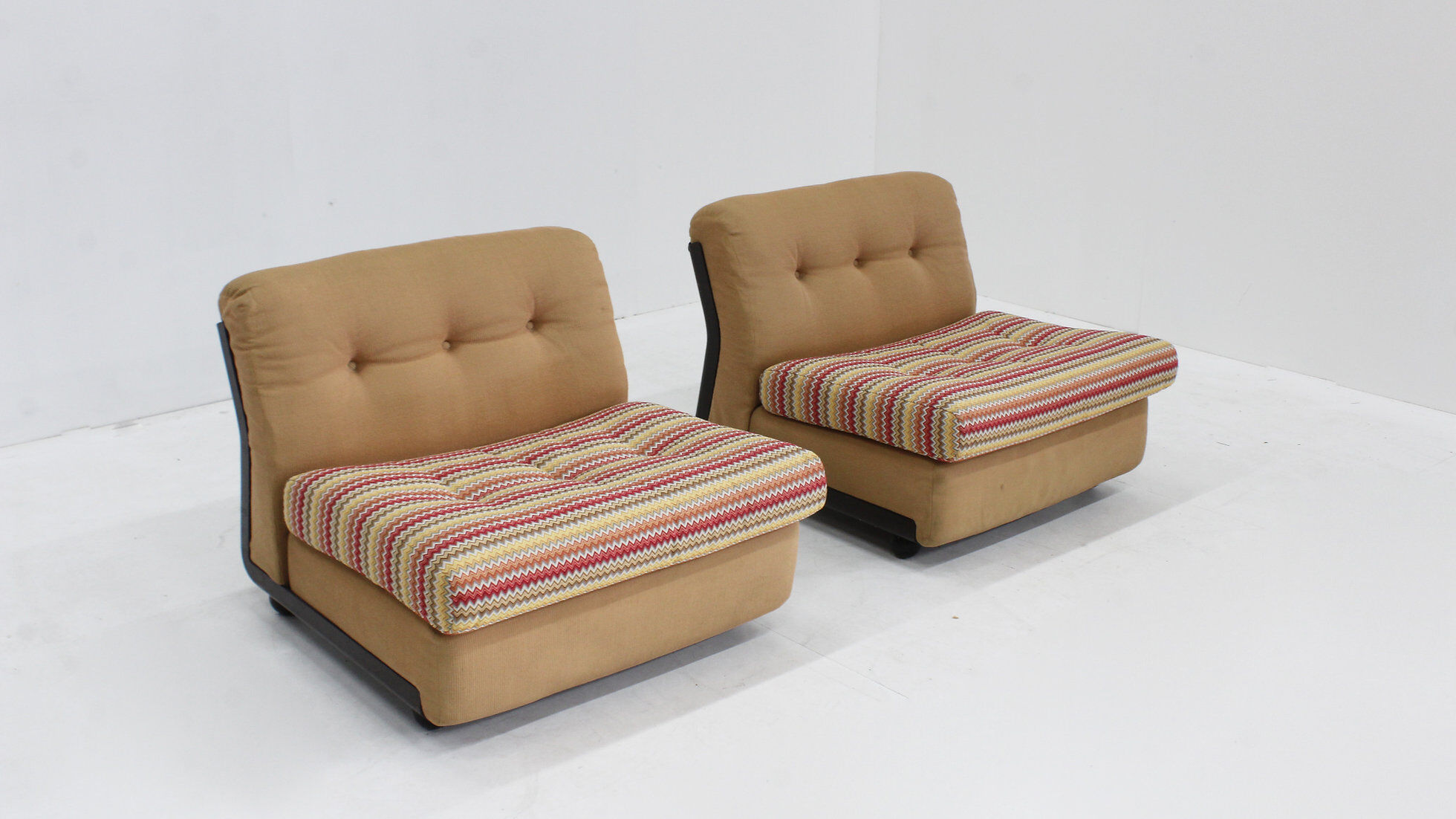 Set of vintage Amanta lounge chairs by Mario Bellini for C&B Italia