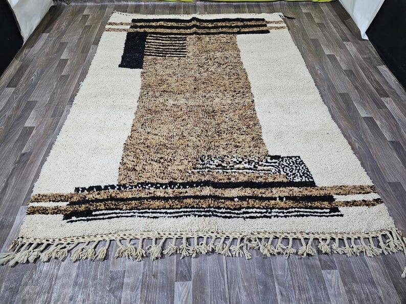 Handmade Berber rug, traditional craftsmanship, size 150 x 250 cm