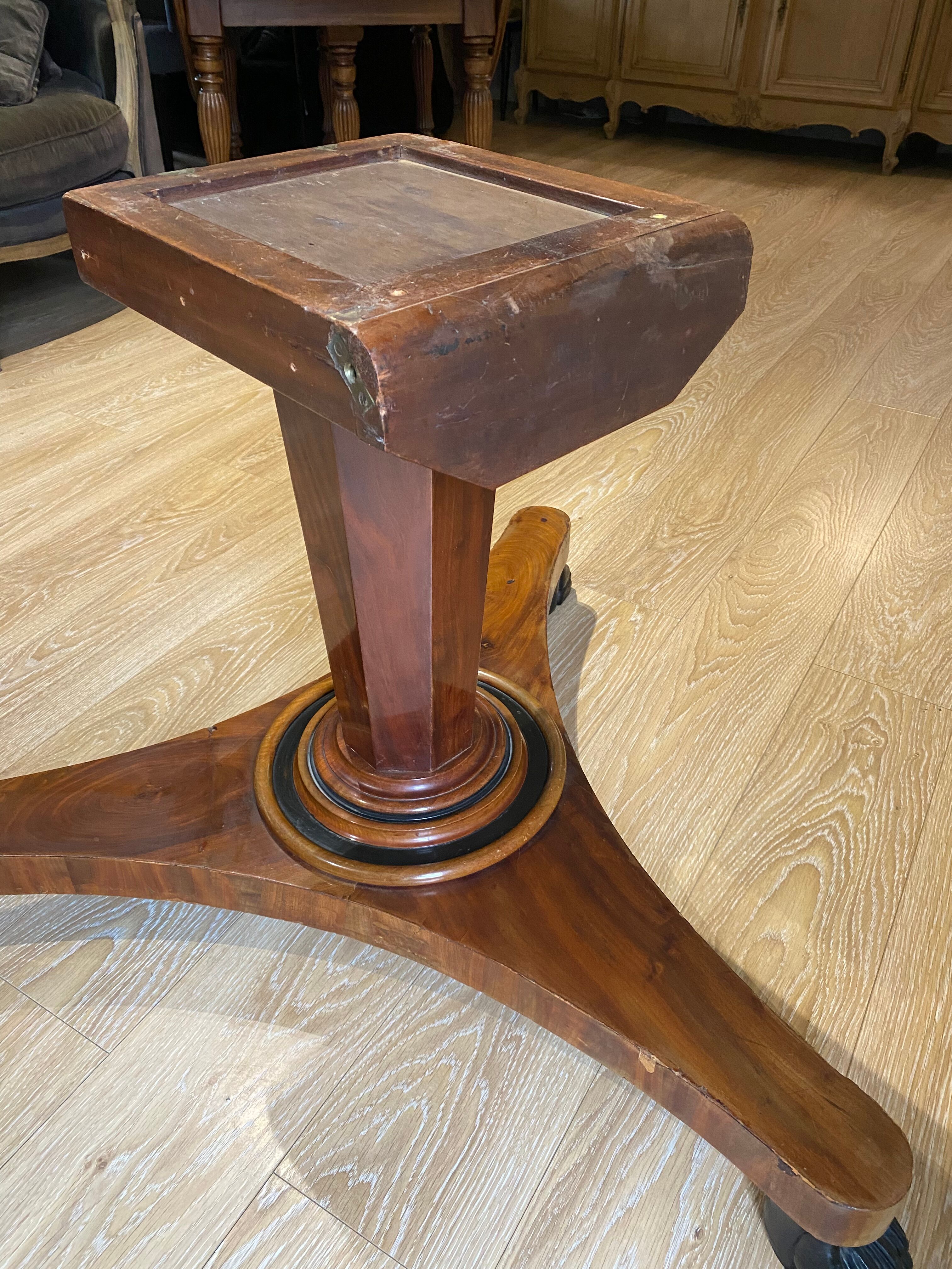 Dining table Empire nineteenth century