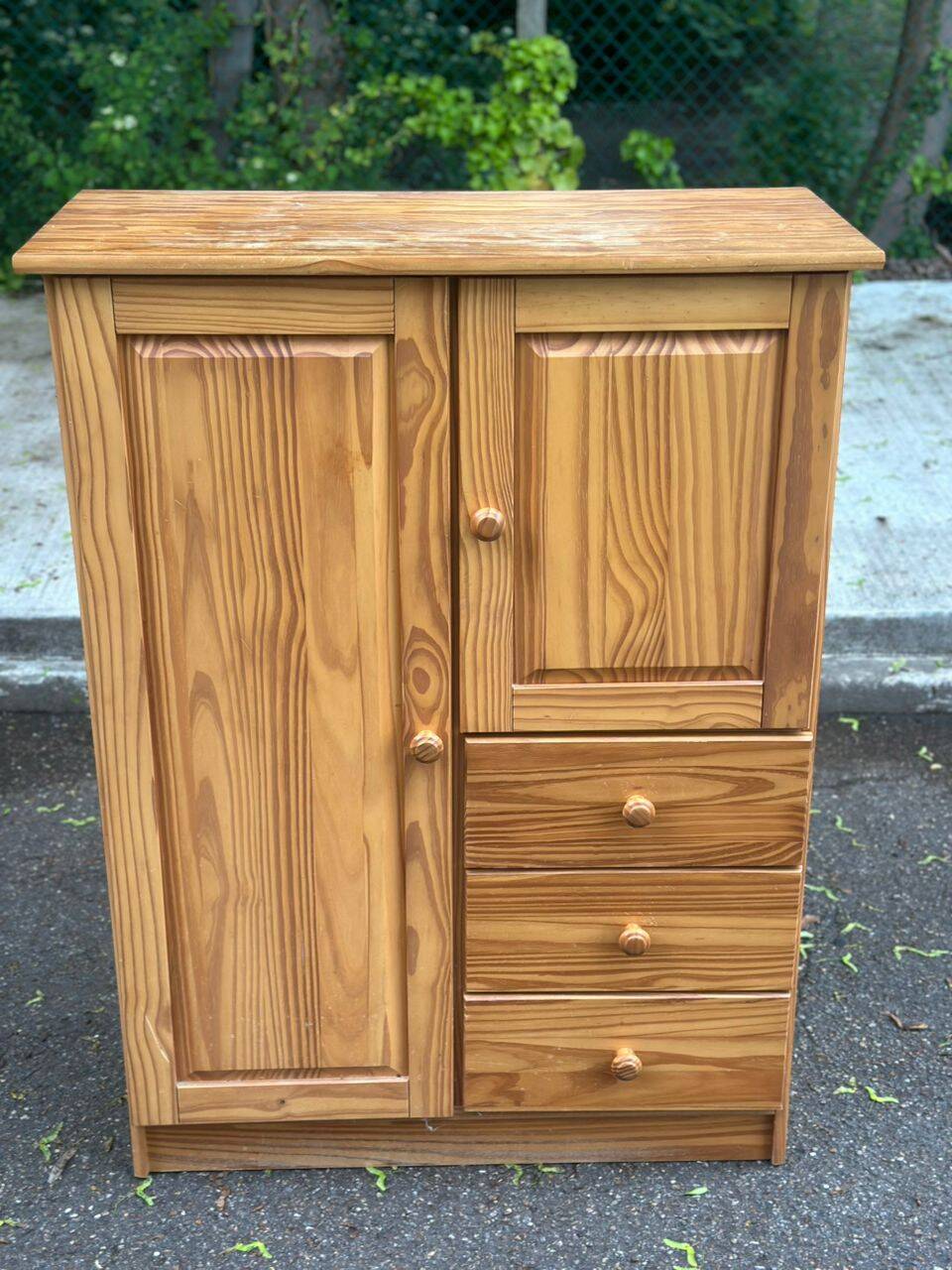 Vintage Scandinavian chest of drawers in solid pine from the 1980s.