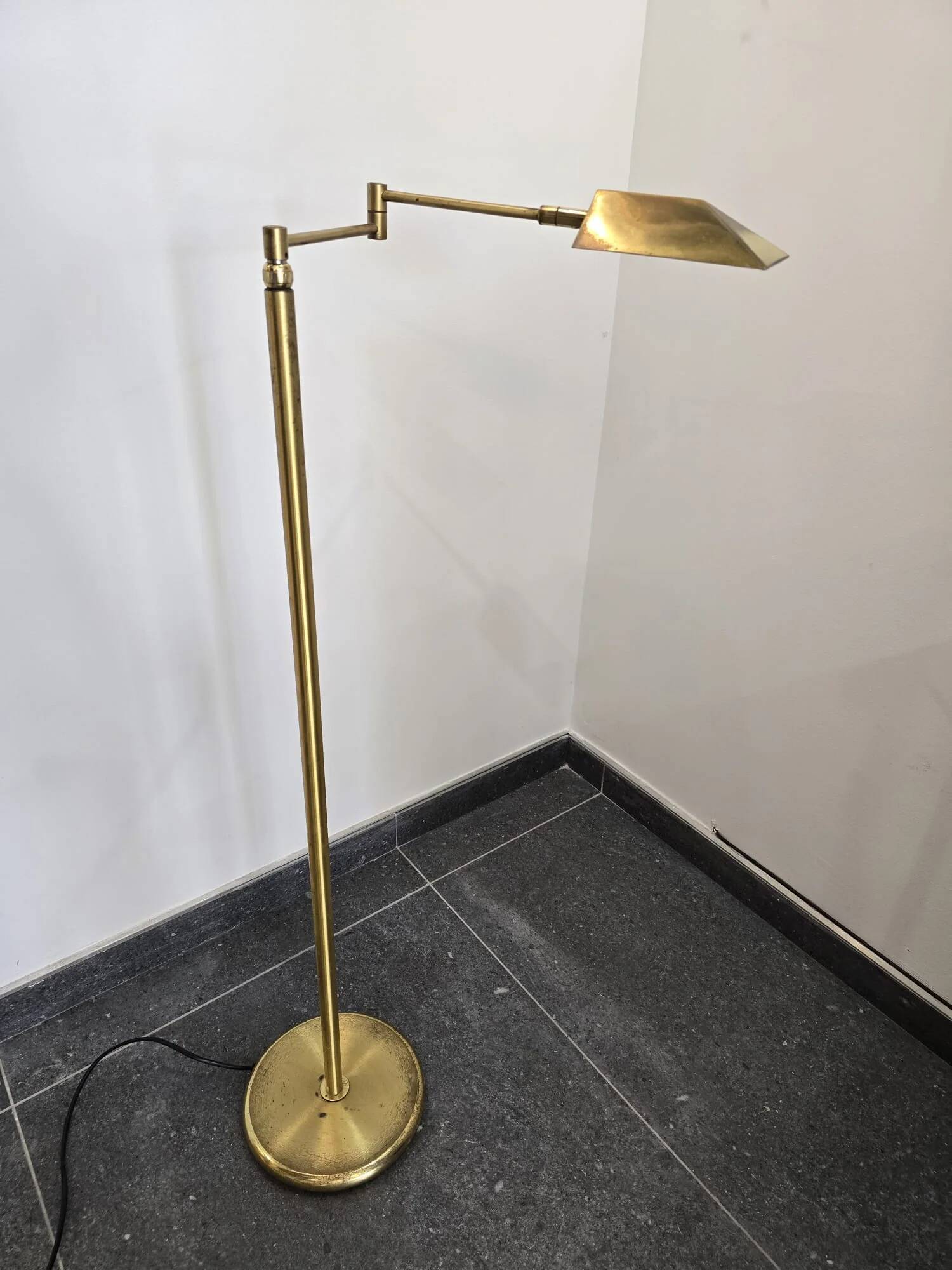 Italian articulated brass reading lamp – Tagliabue & Portonaro – 1980s-1990s