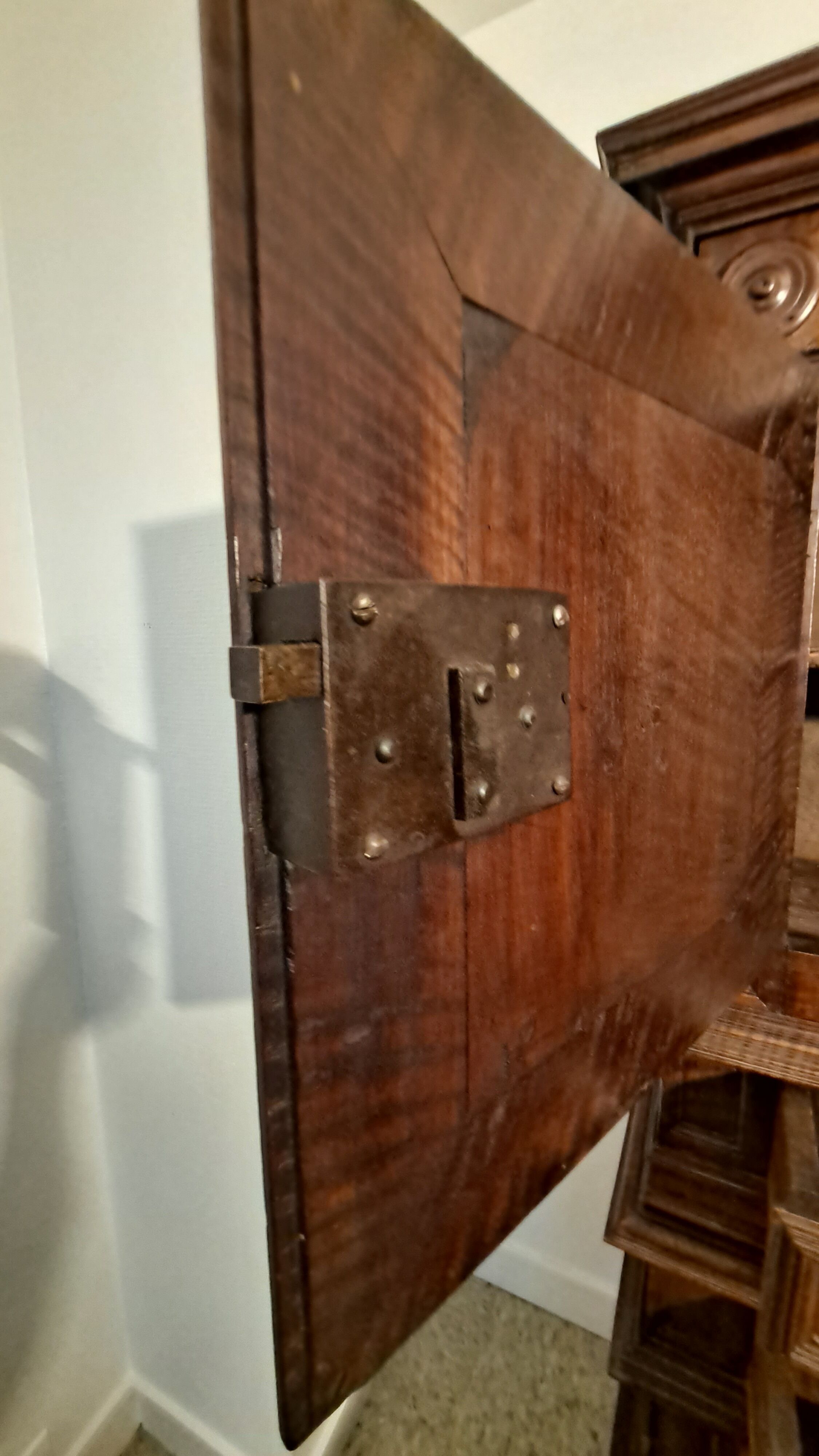 Double-body sideboard