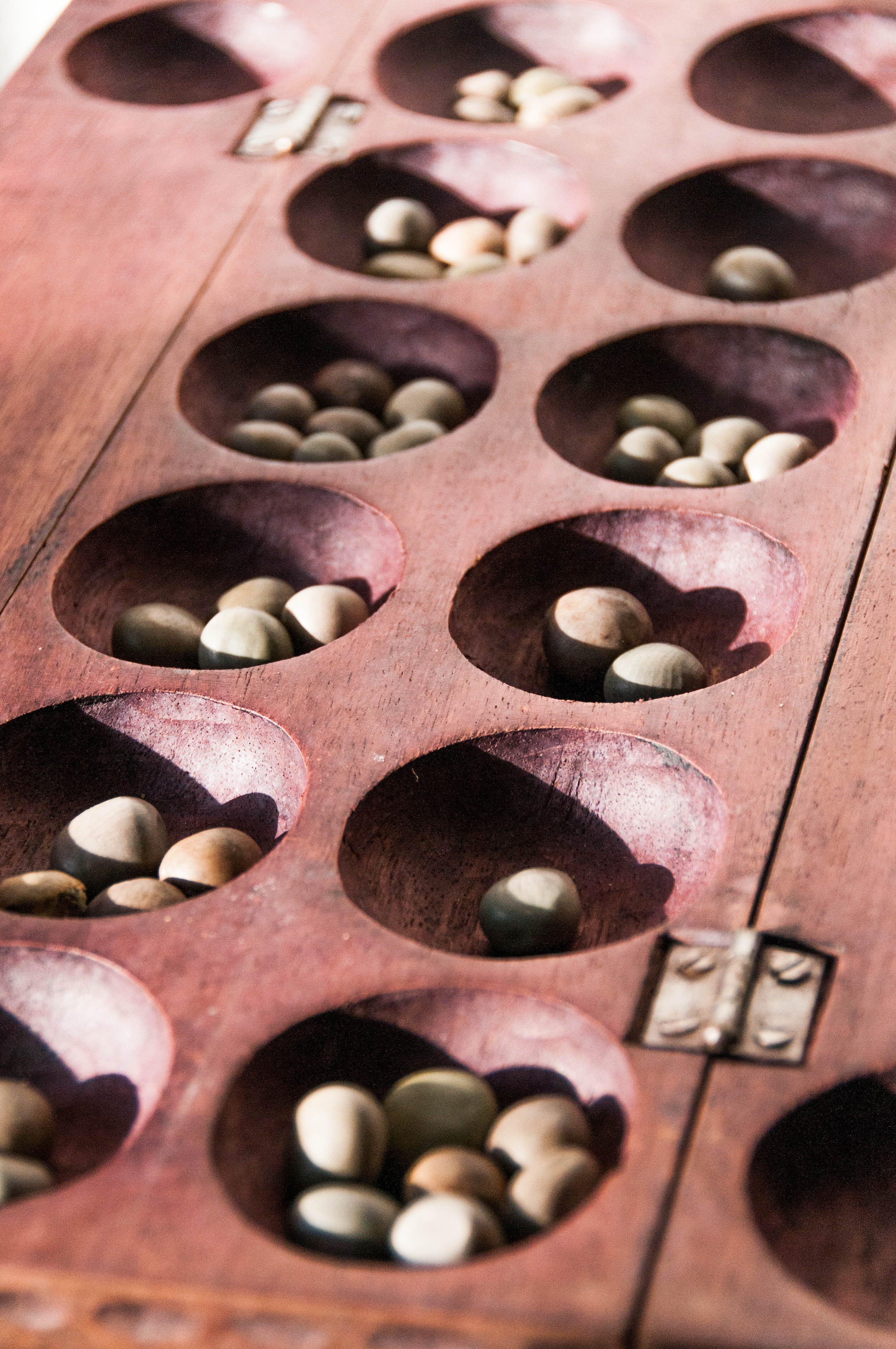 Awalé african wooden games