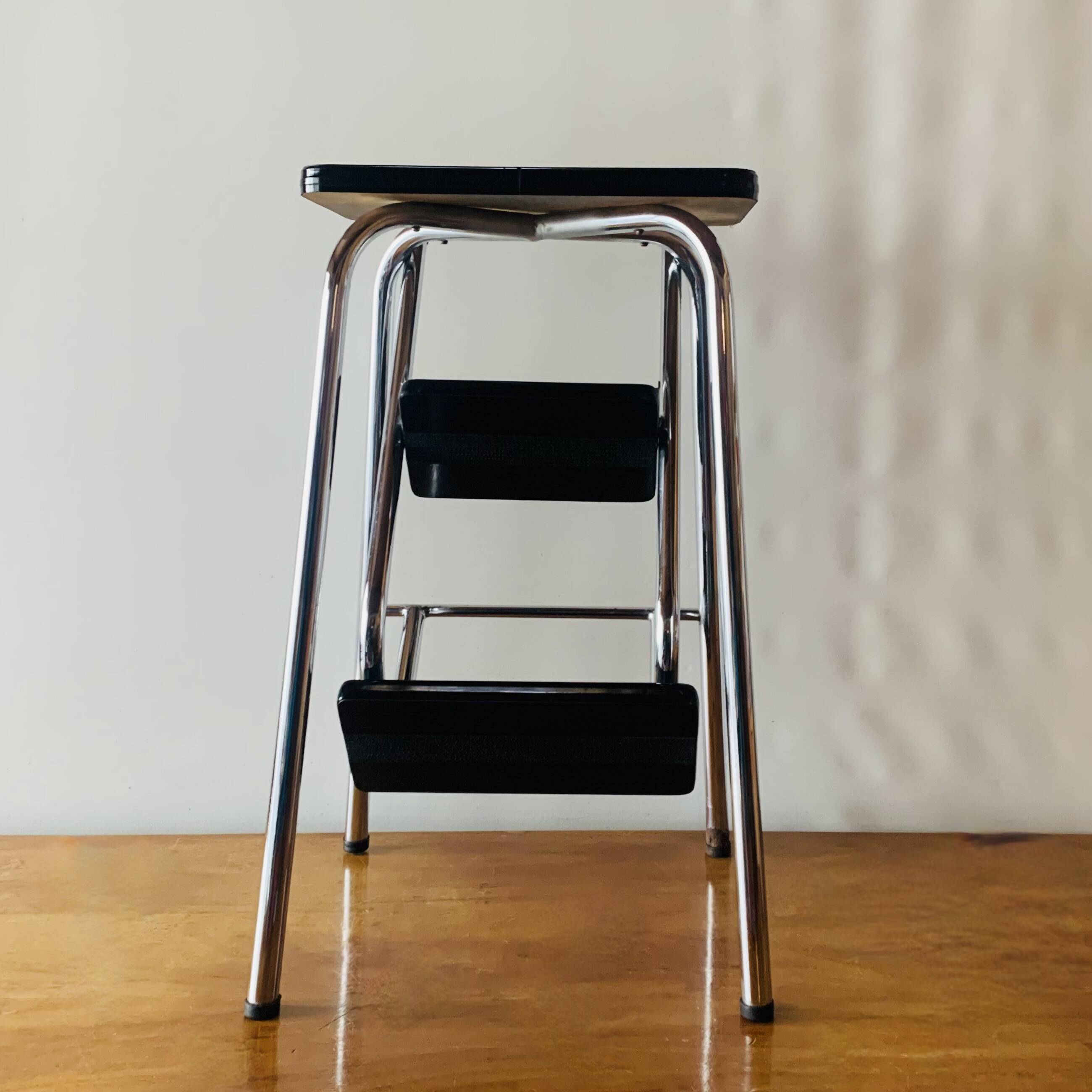 Tabouret escabeau vintage en formica noir et acier chromé