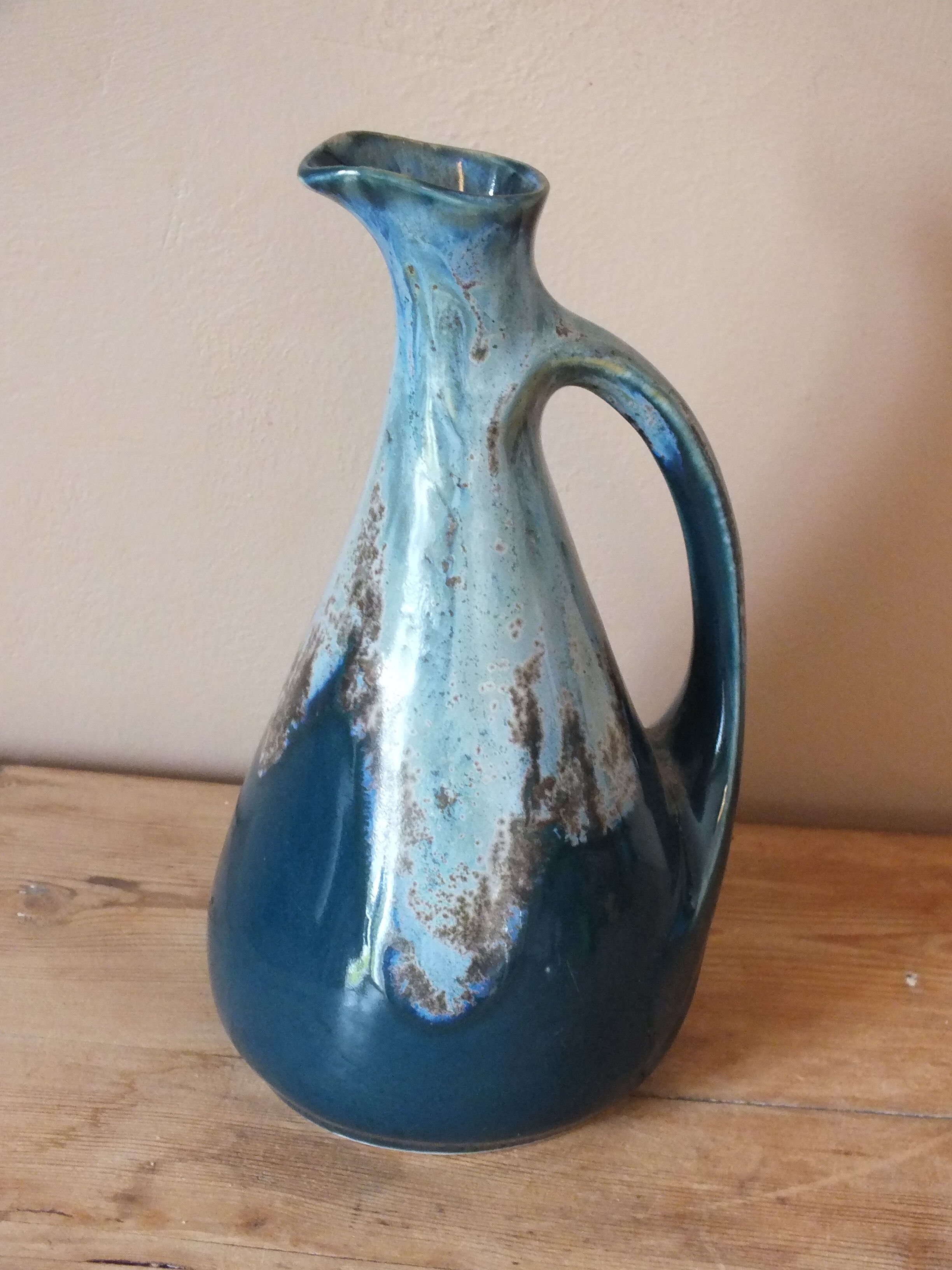 Carafe in Denbac sandstone signed