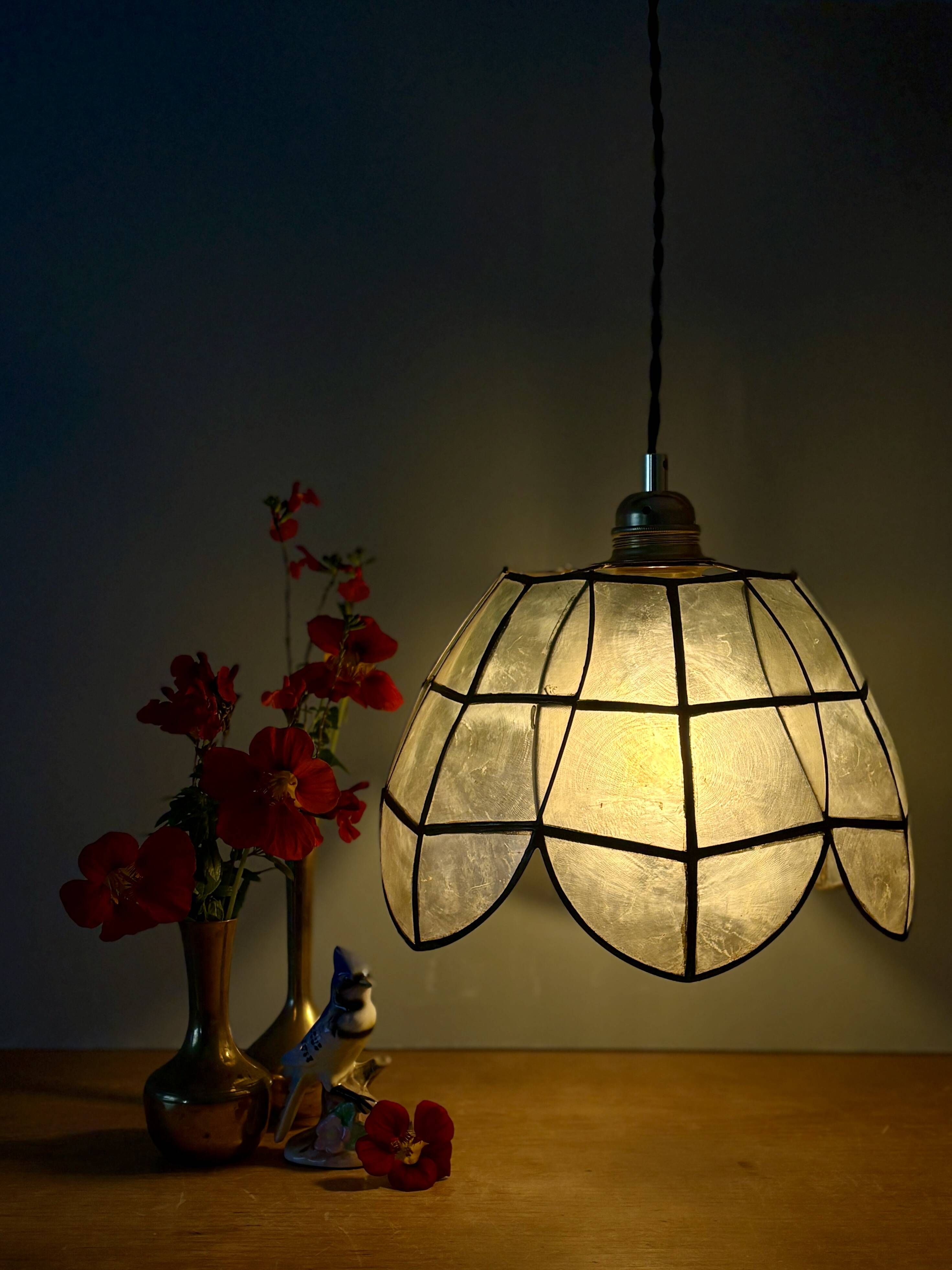 Suspension antique lampshade in blue mother-of-pearl and brass