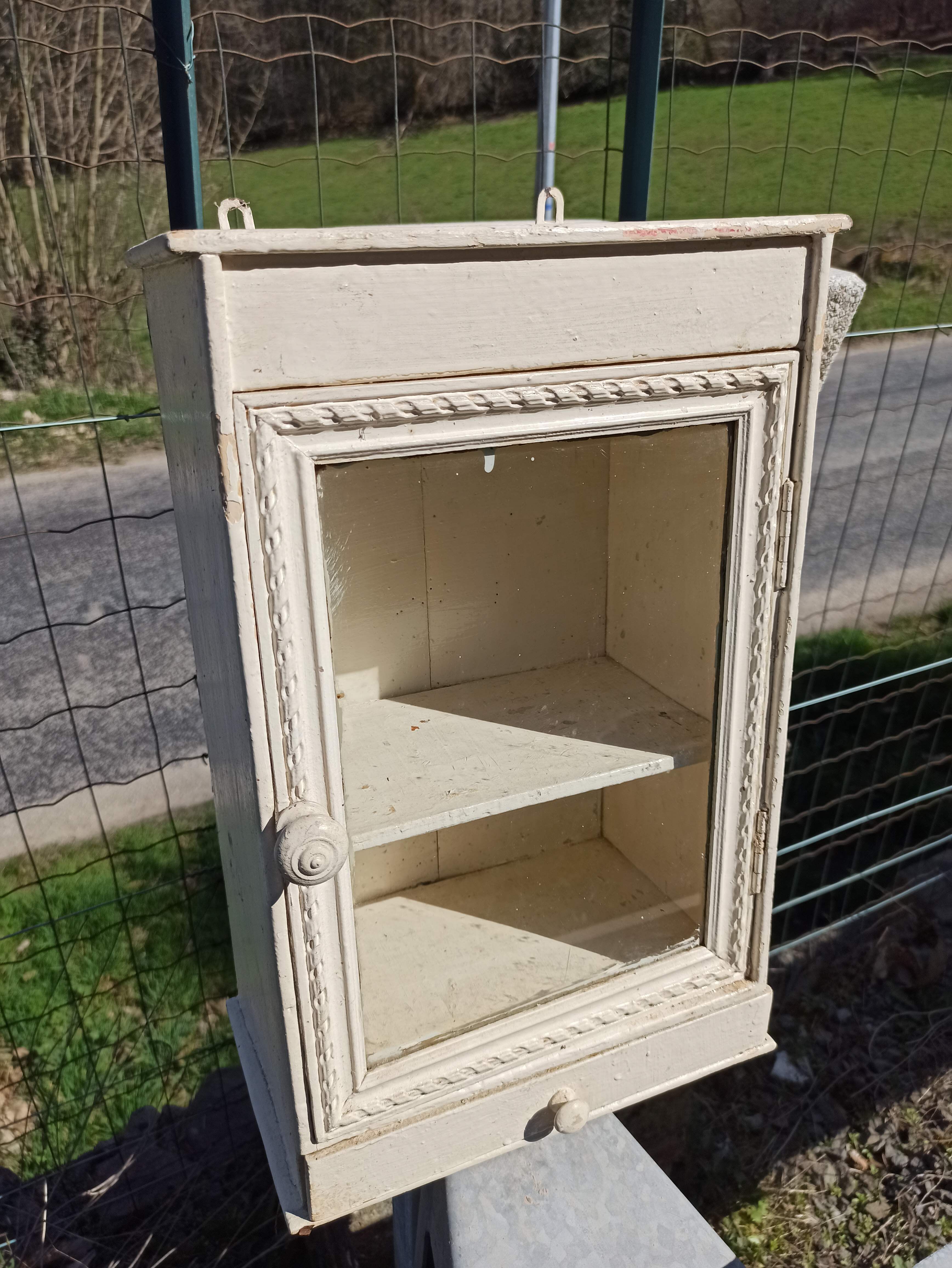 Medicine cabinet