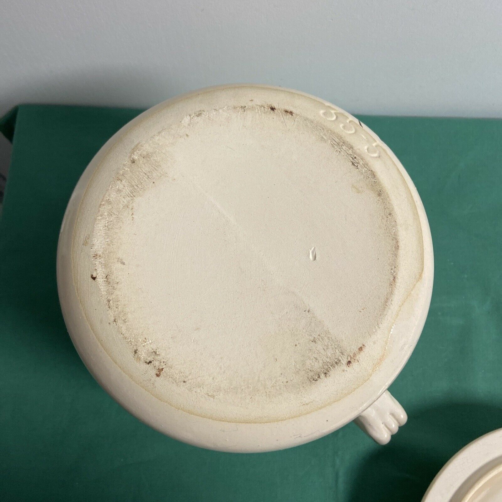 Pot shape pot with vintage ceramic lid floral decoration