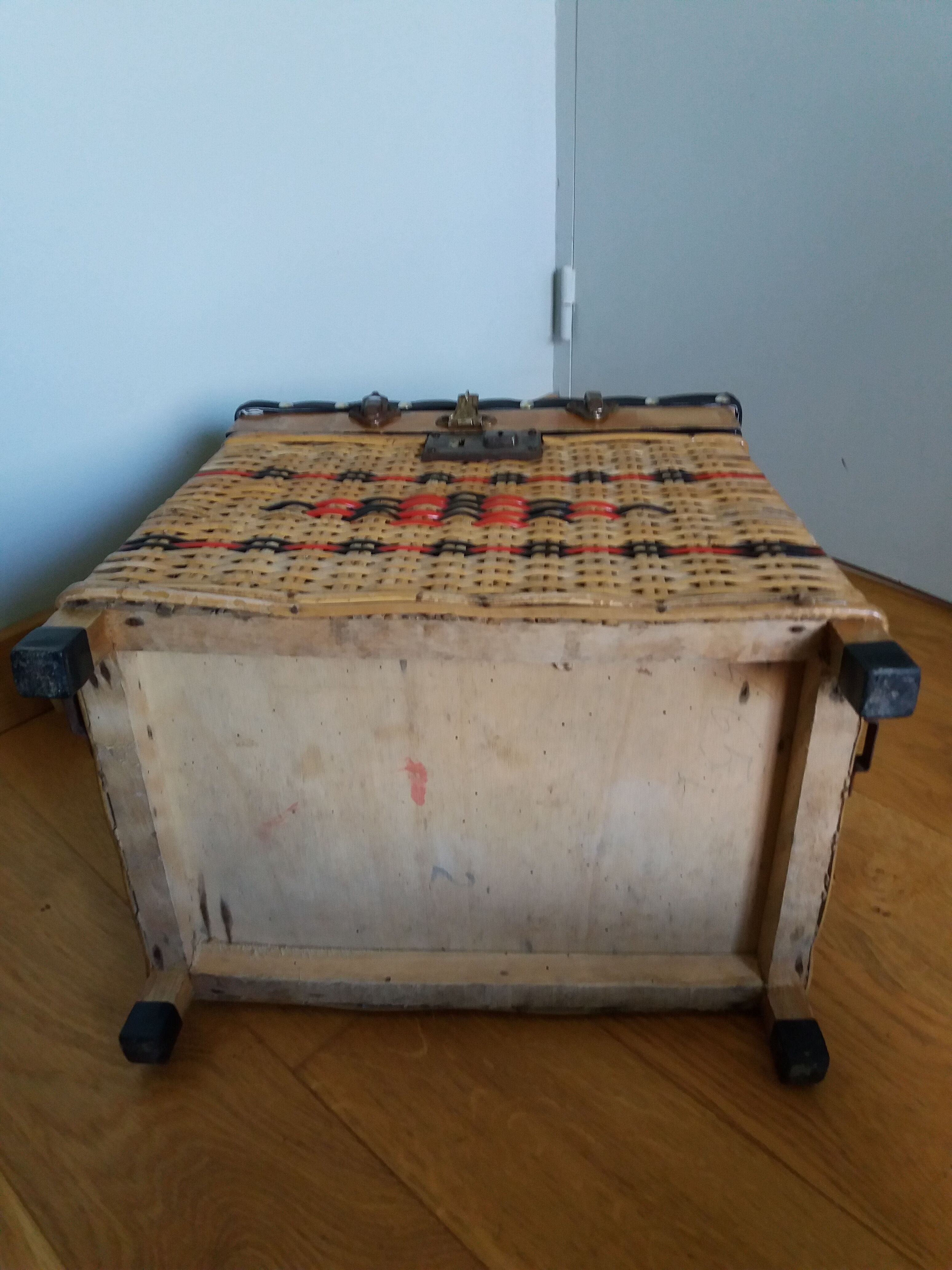 Fishing storage chest wicker fisherman's stool