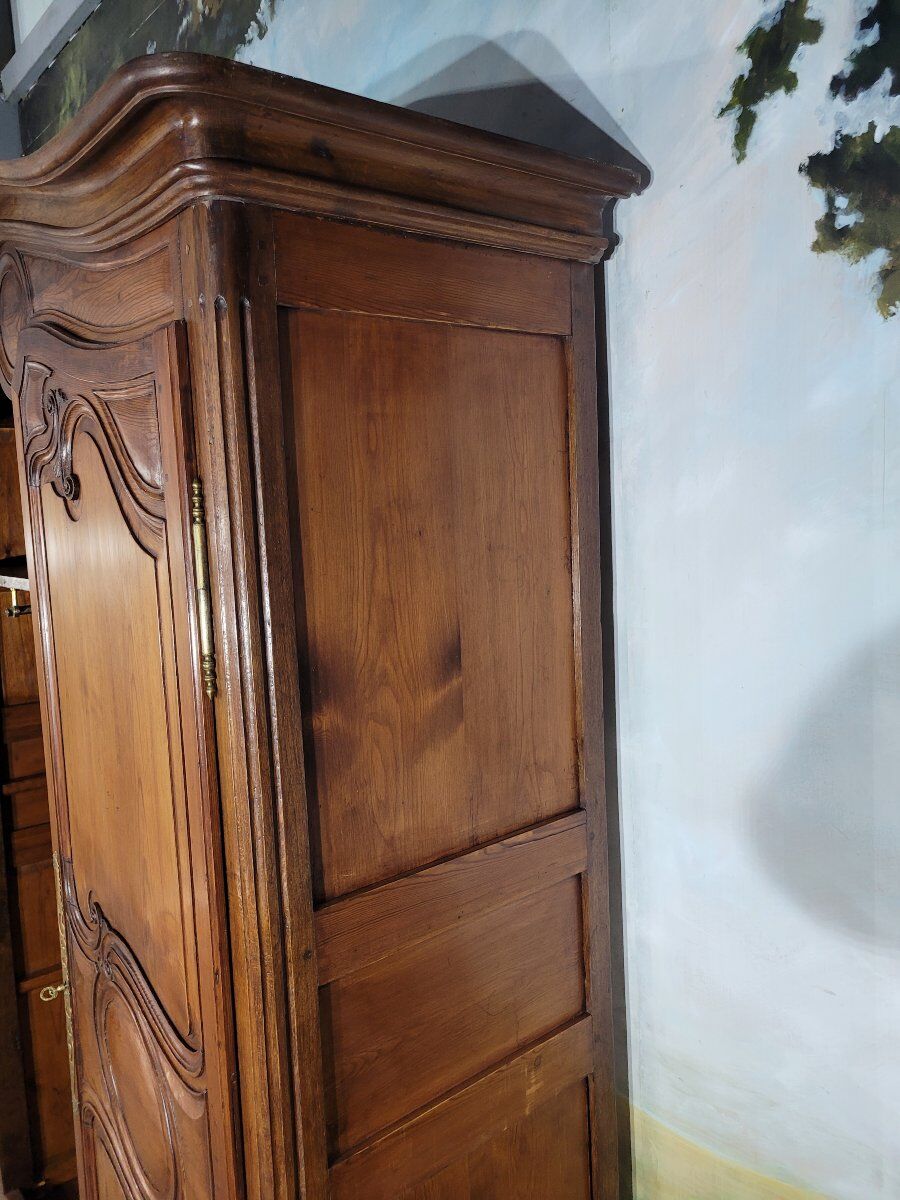 Mountain wardrobe in fir from the 19th century