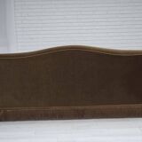 Canapé 3 places danois des années 1960, revêtement en velours vert olive, bois de hêtre.