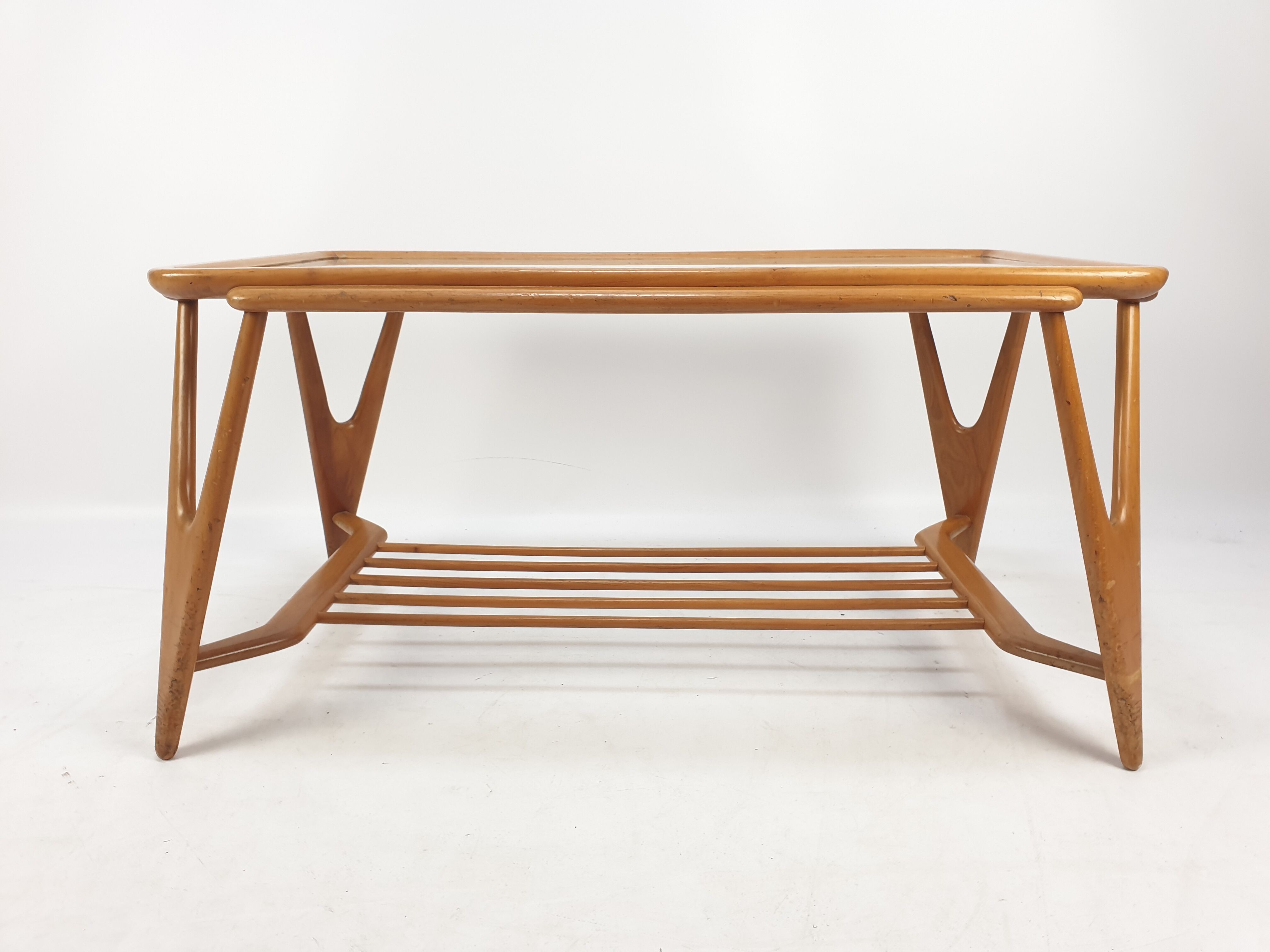 Italian walnut mid-century modern coffee table, 1950s