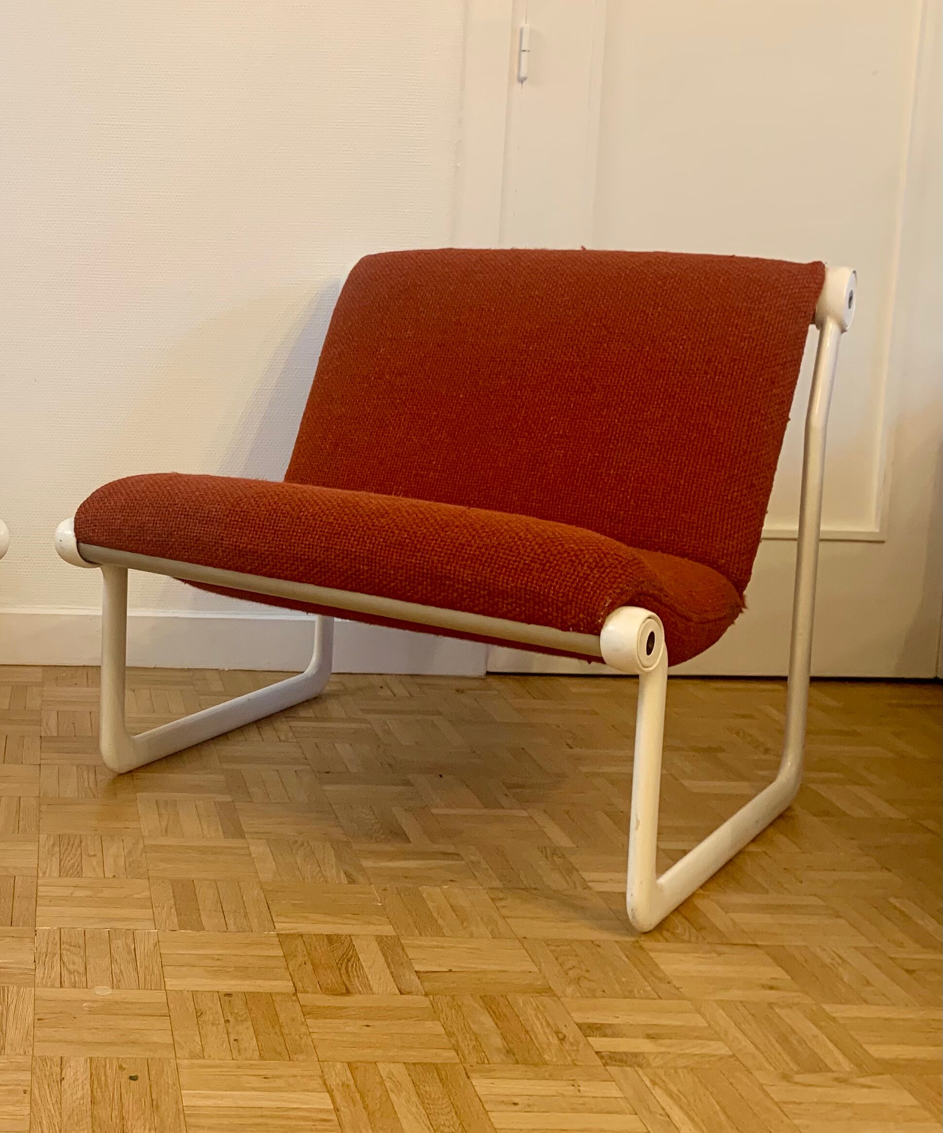 Knoll Sling armchair