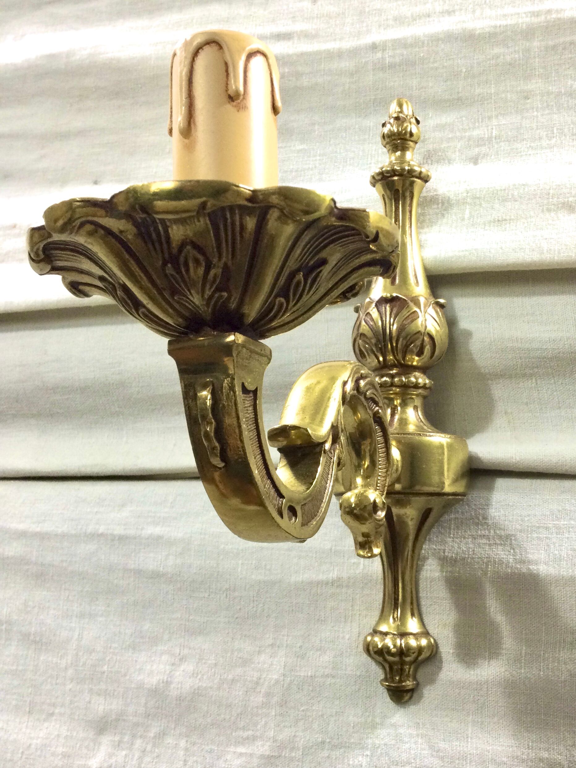 Sconce 1 bronze light in Louis XV style
