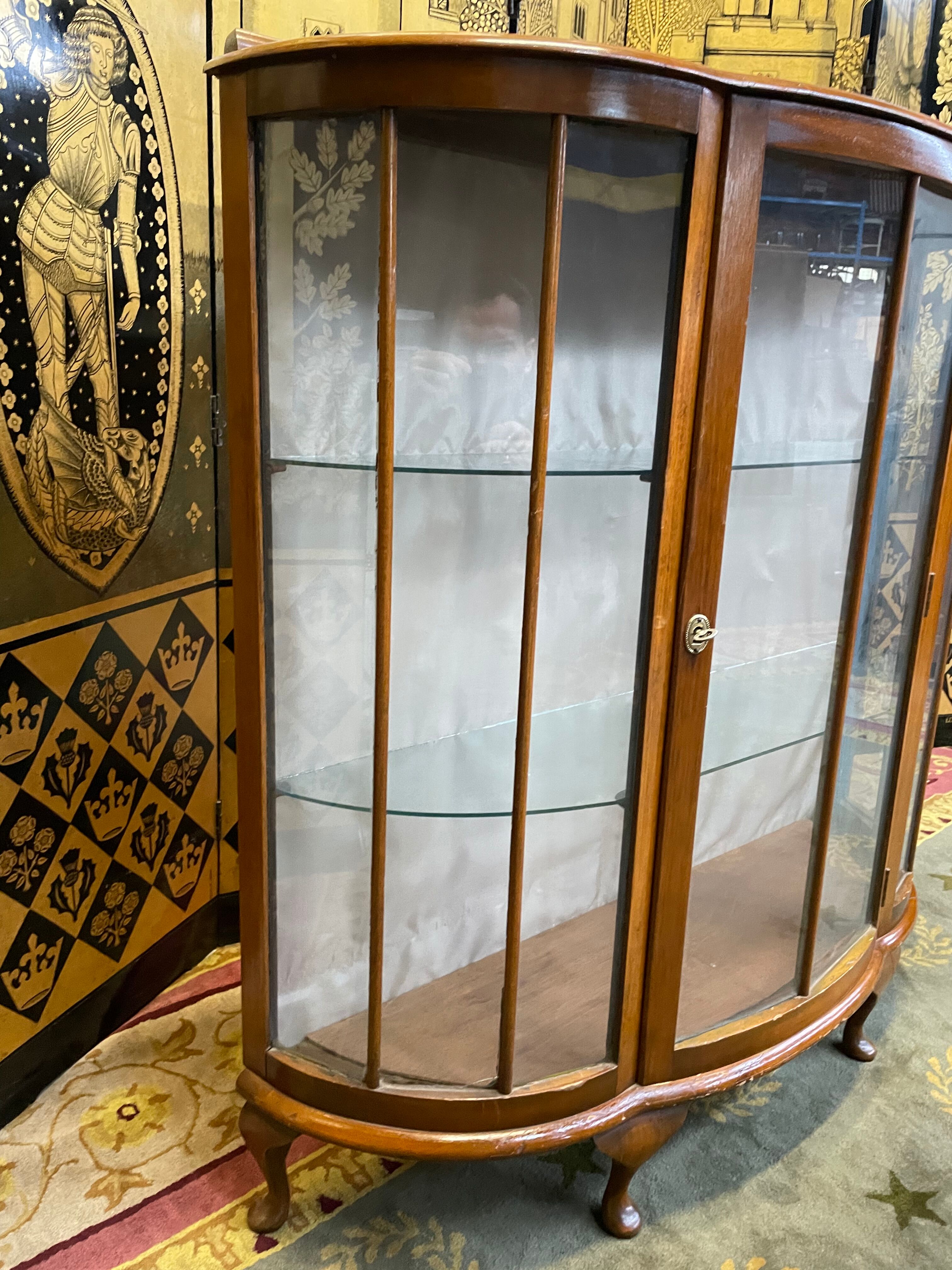 English showcase chippendale