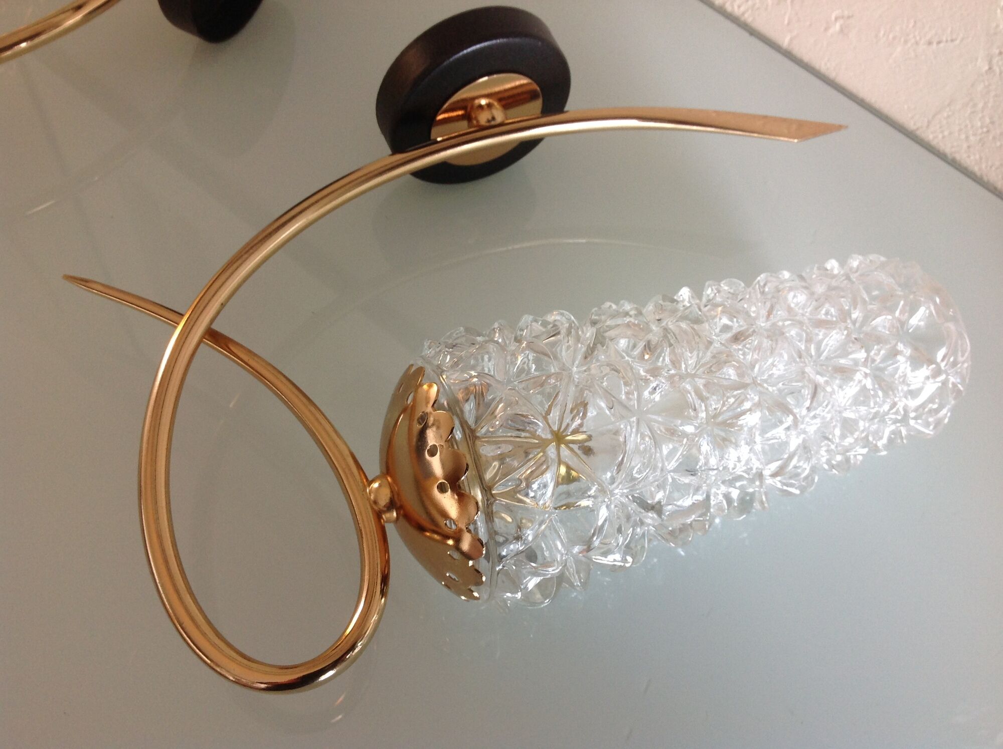 Pair of brass sconces and structured tulip glass 60/70s