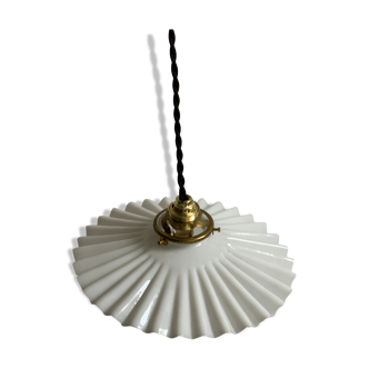 Suspension opaline