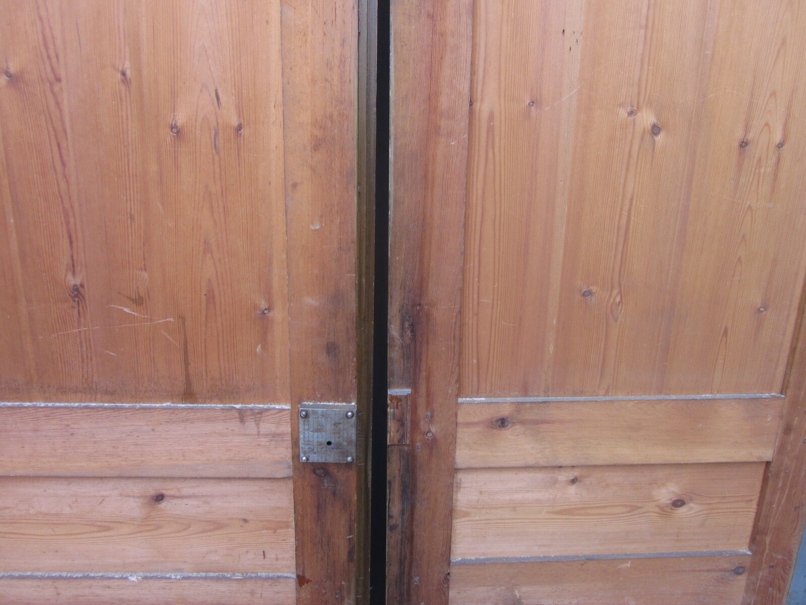 Paire de portes d'armoire