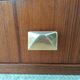 Paire de tables de chevet suspendues en teck