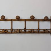 Porte-manteaux mural en bois tourné