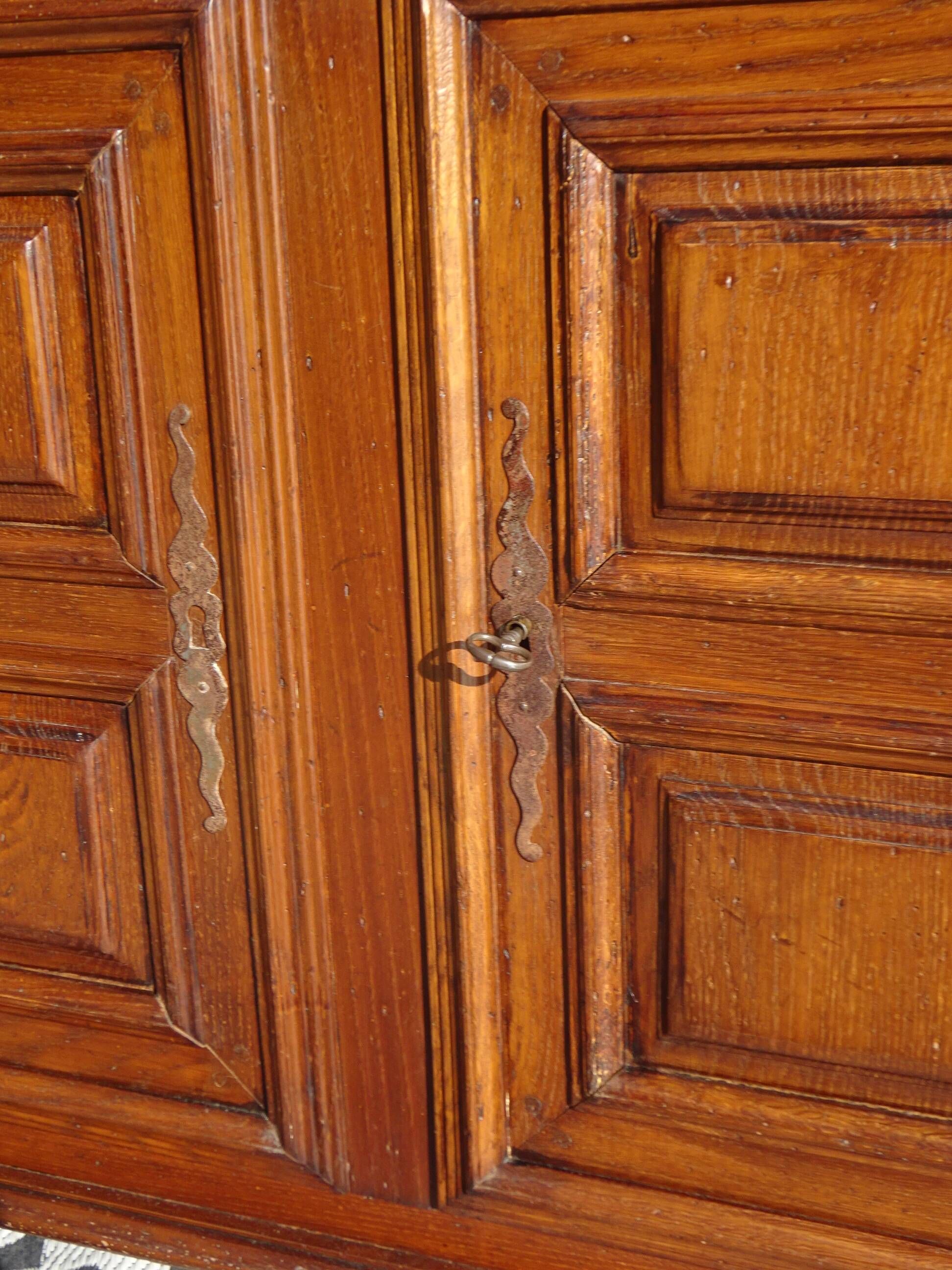 Small oak cabinet, 4 doors, Louis XIII style