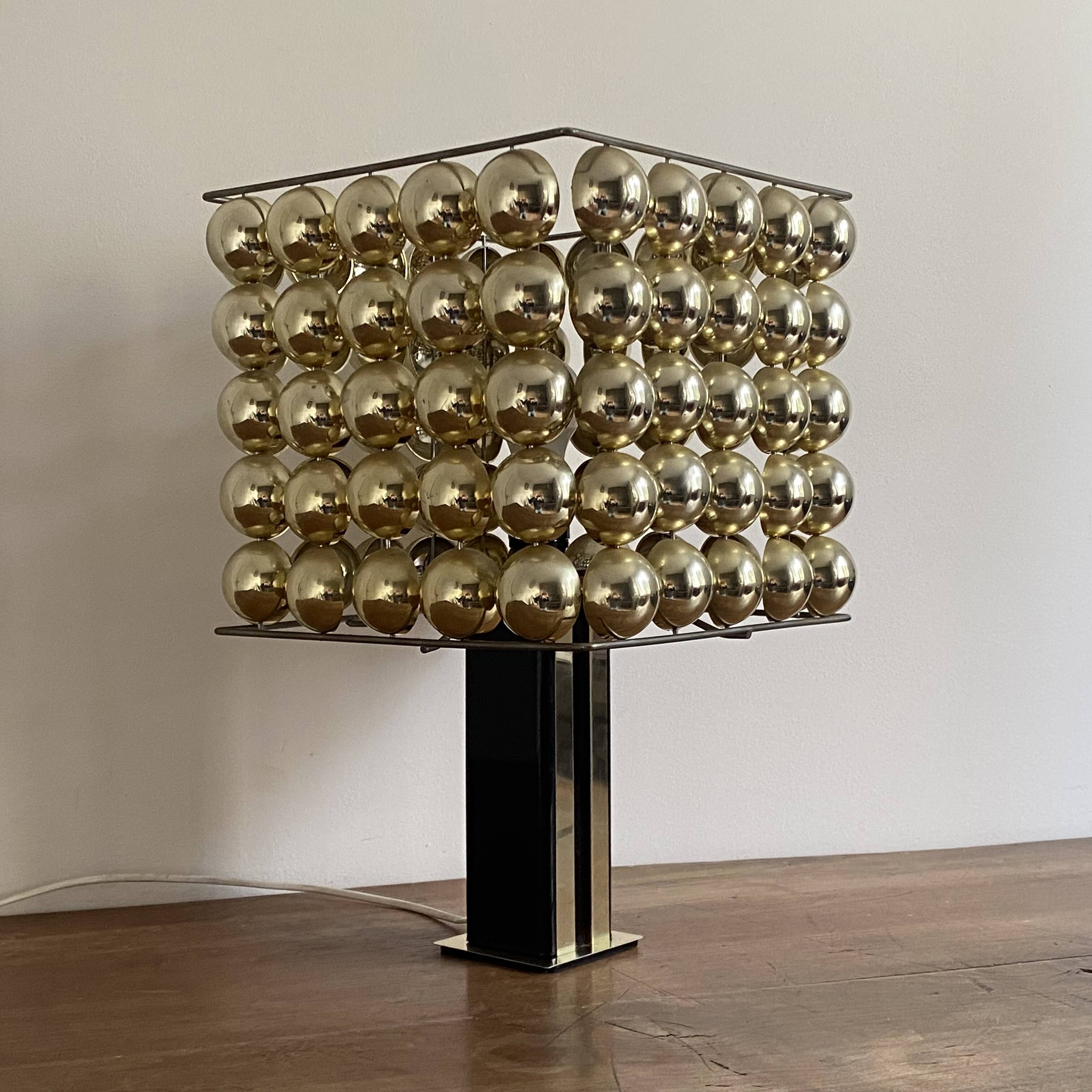 Kinetic lamp. 1970. Plexiglass. Space age.