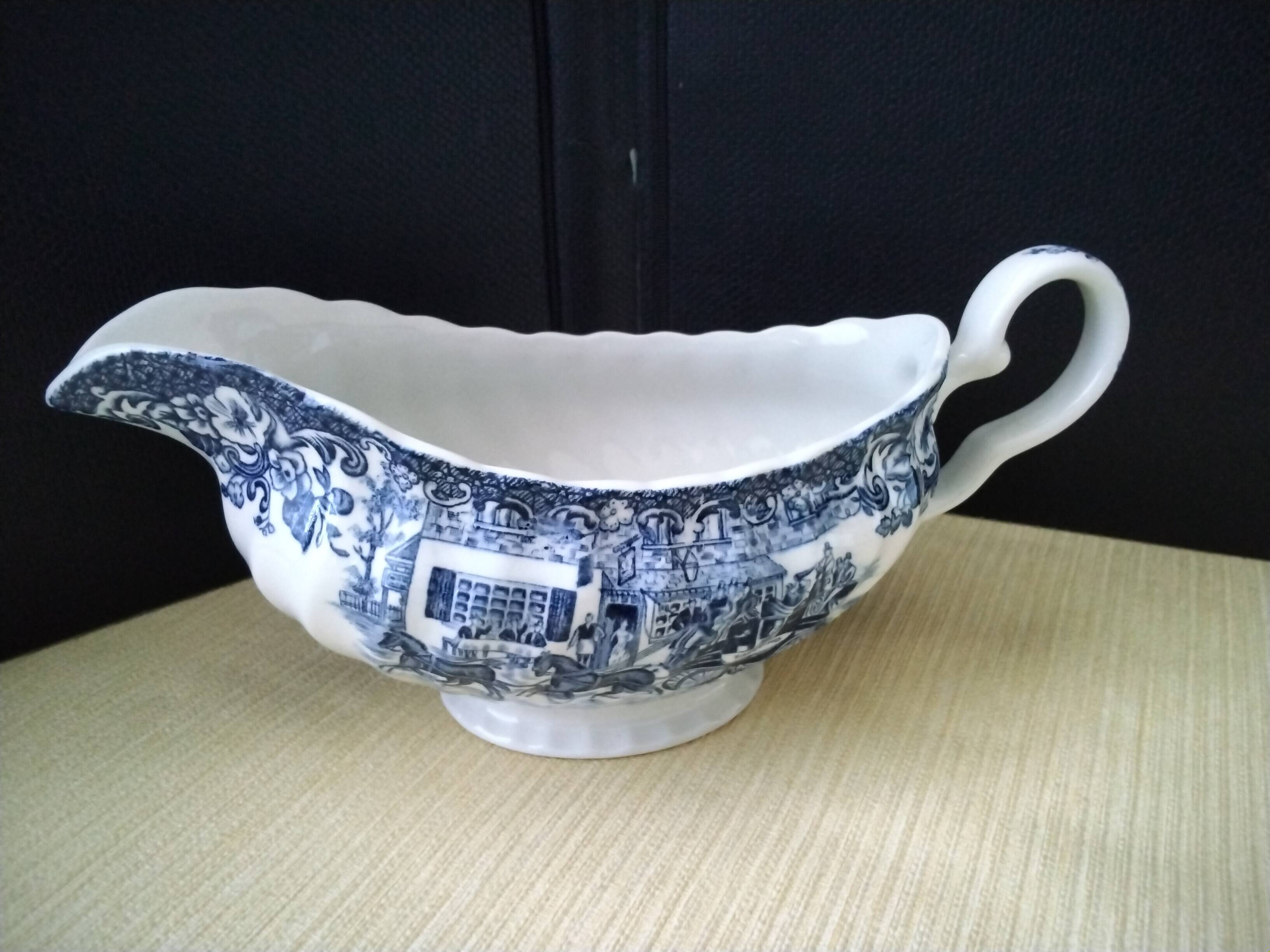 Saucière en porcelaine anglaise Johnson Bros