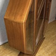 Cabinet d'exposition hexagonal en noyer vintage art déco - 1920-1930