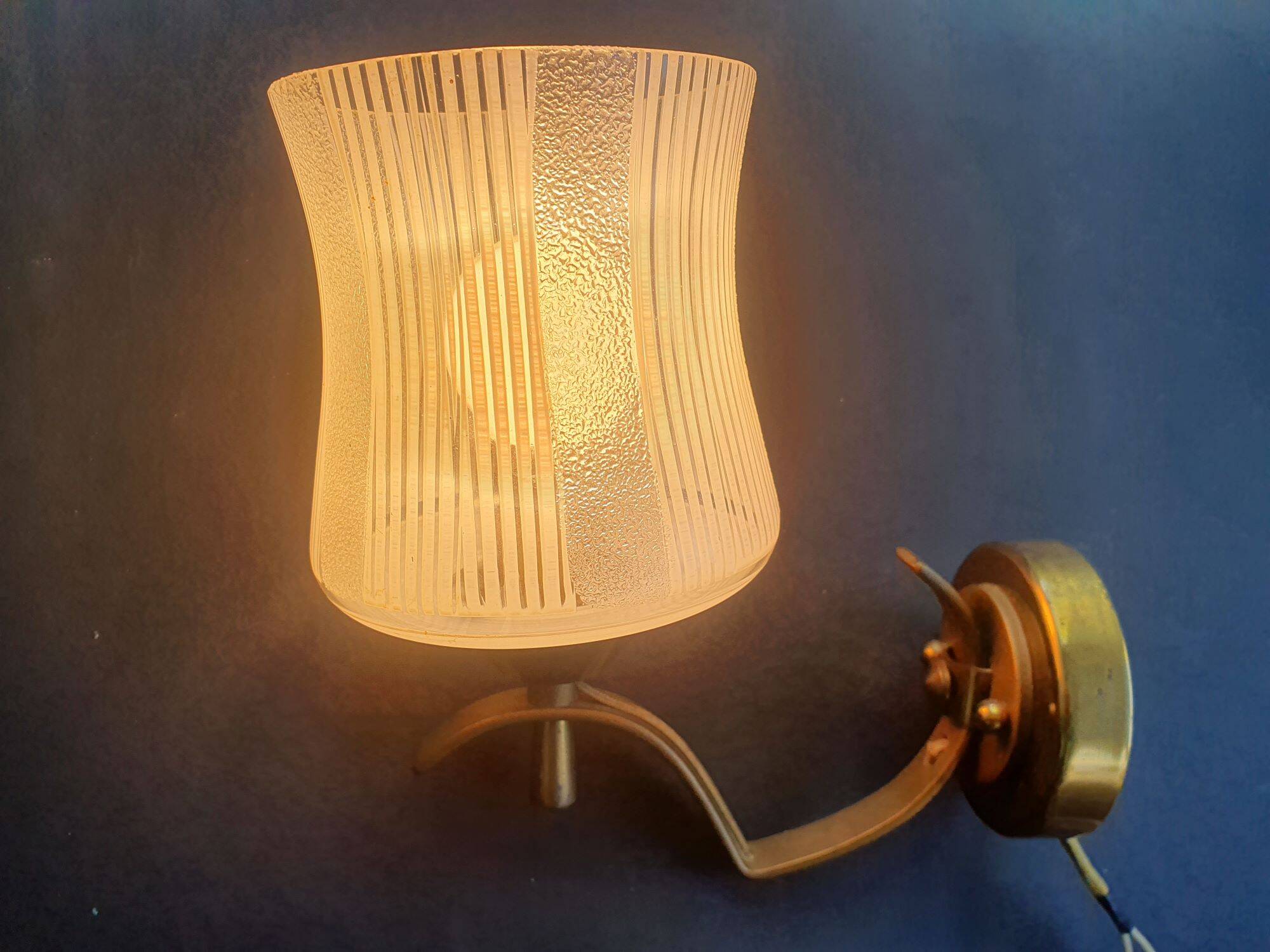 Paire d'appliques murales dorées vintage France