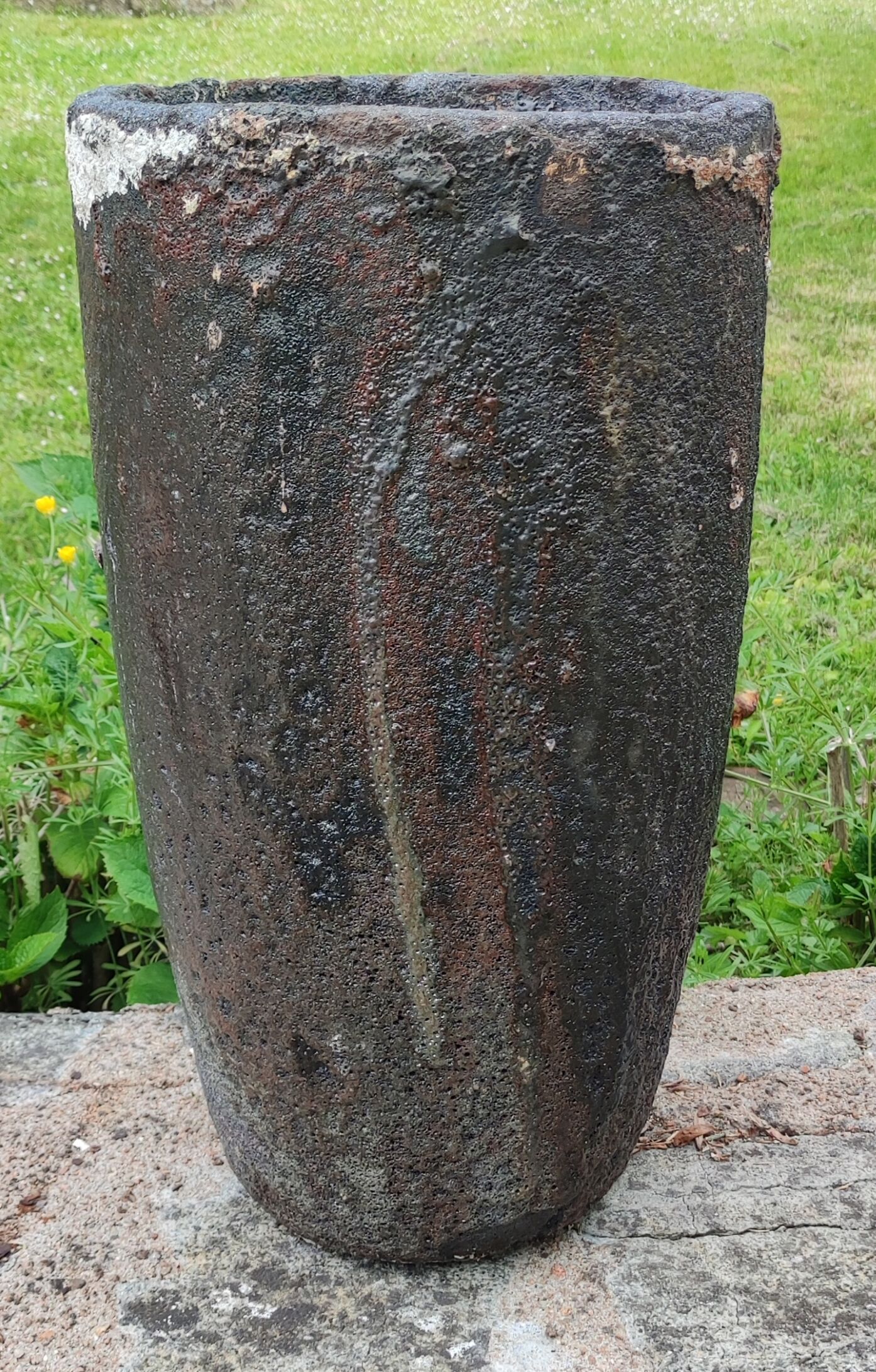 Former foundry/industrial decoration crucible