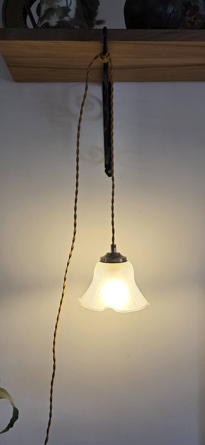 Art Nouveau Tulip Portable Lamp