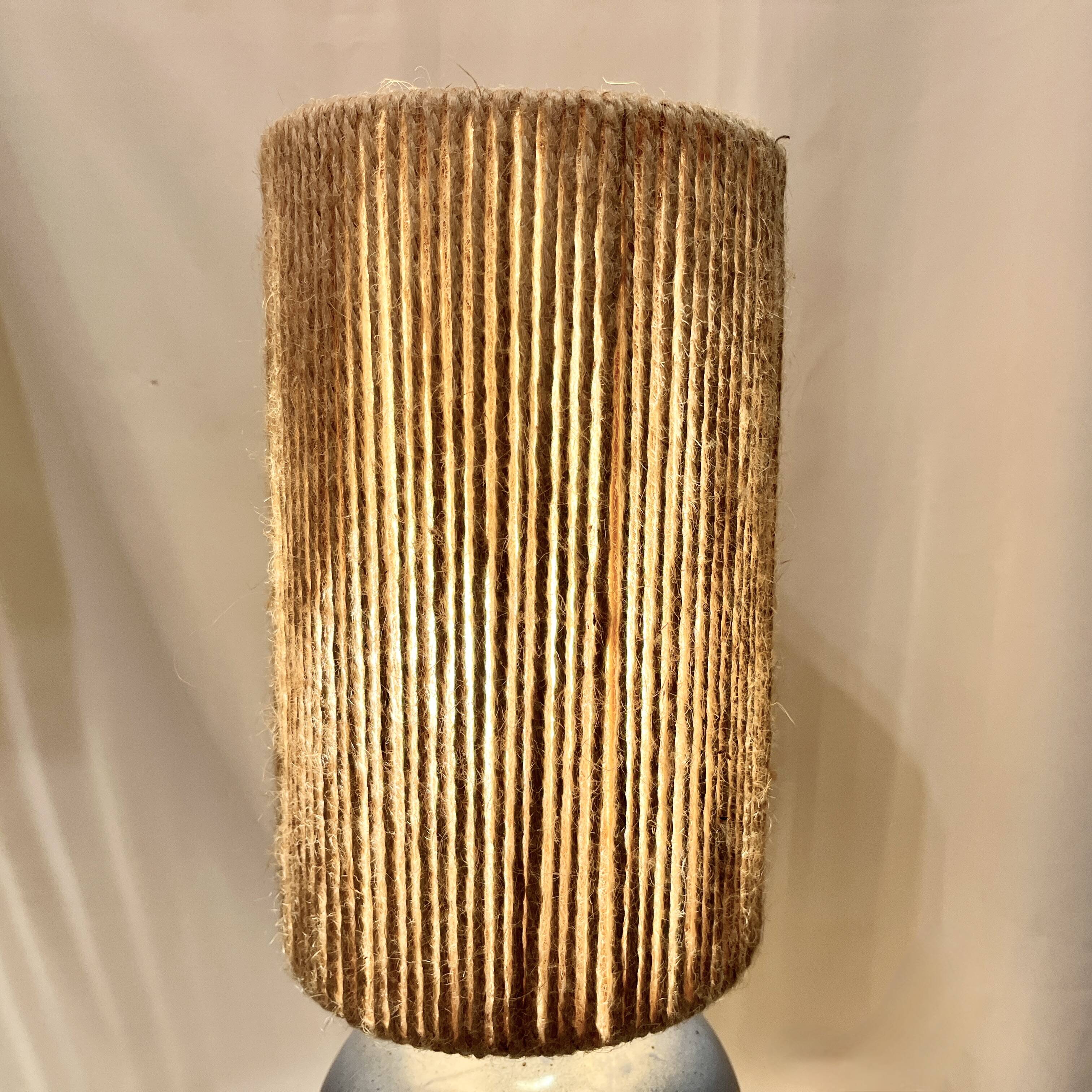 Lampe boule signé en céramique grès bleu lavande abat-jour corde ou raphia