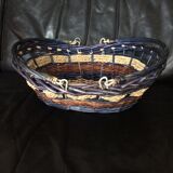 Rattan basket with handle