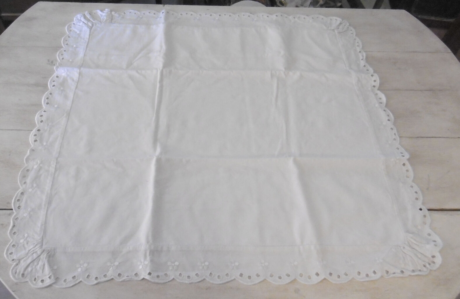 Pair of pillowcases with english embroidery